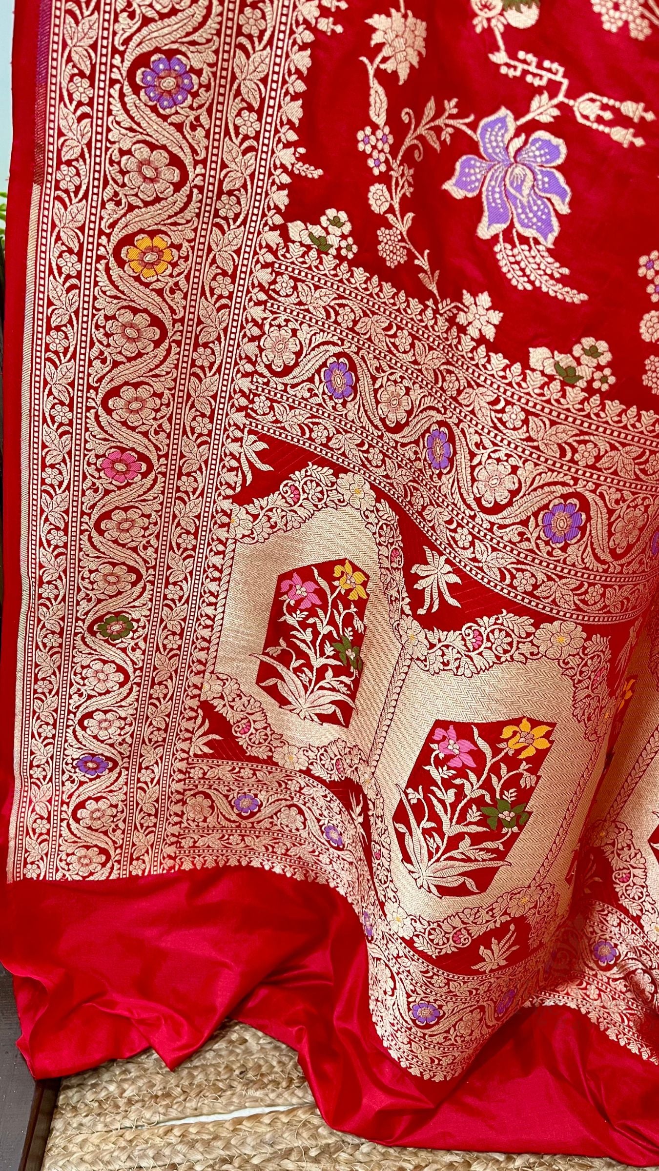 Pure Katan Silk Handloom Banarasi Saree - Jaal With Meenakari