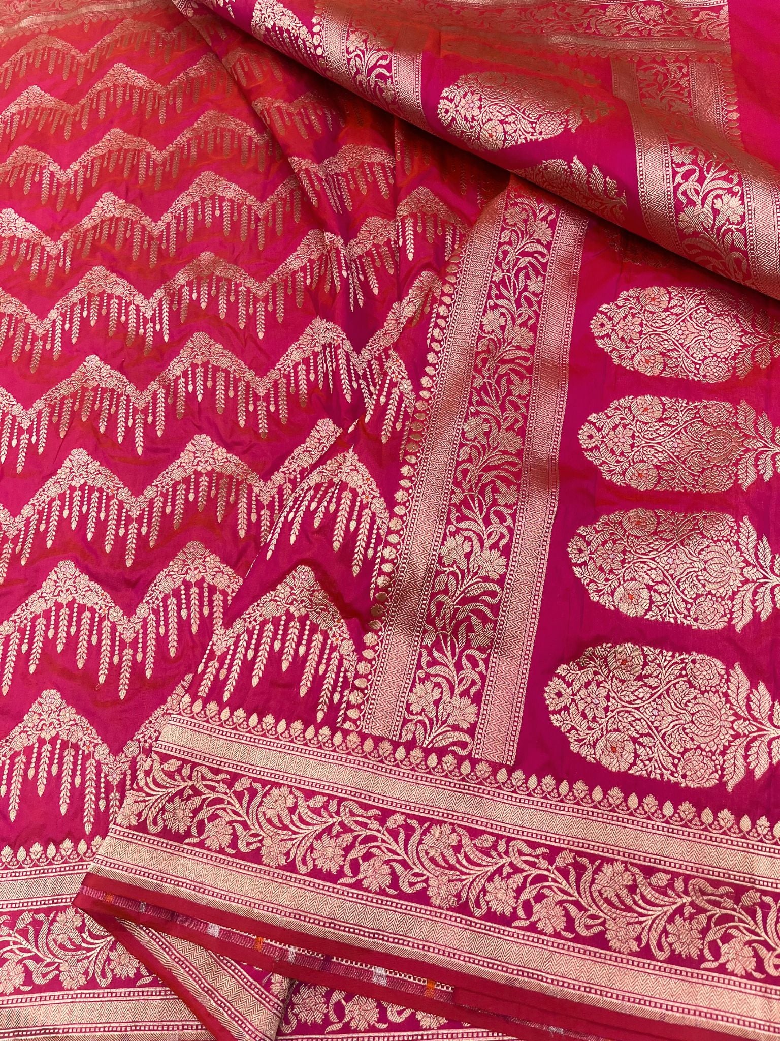 Pure Katan Silk Handloom Banarasi Saree - Jaal Work With Meenakari