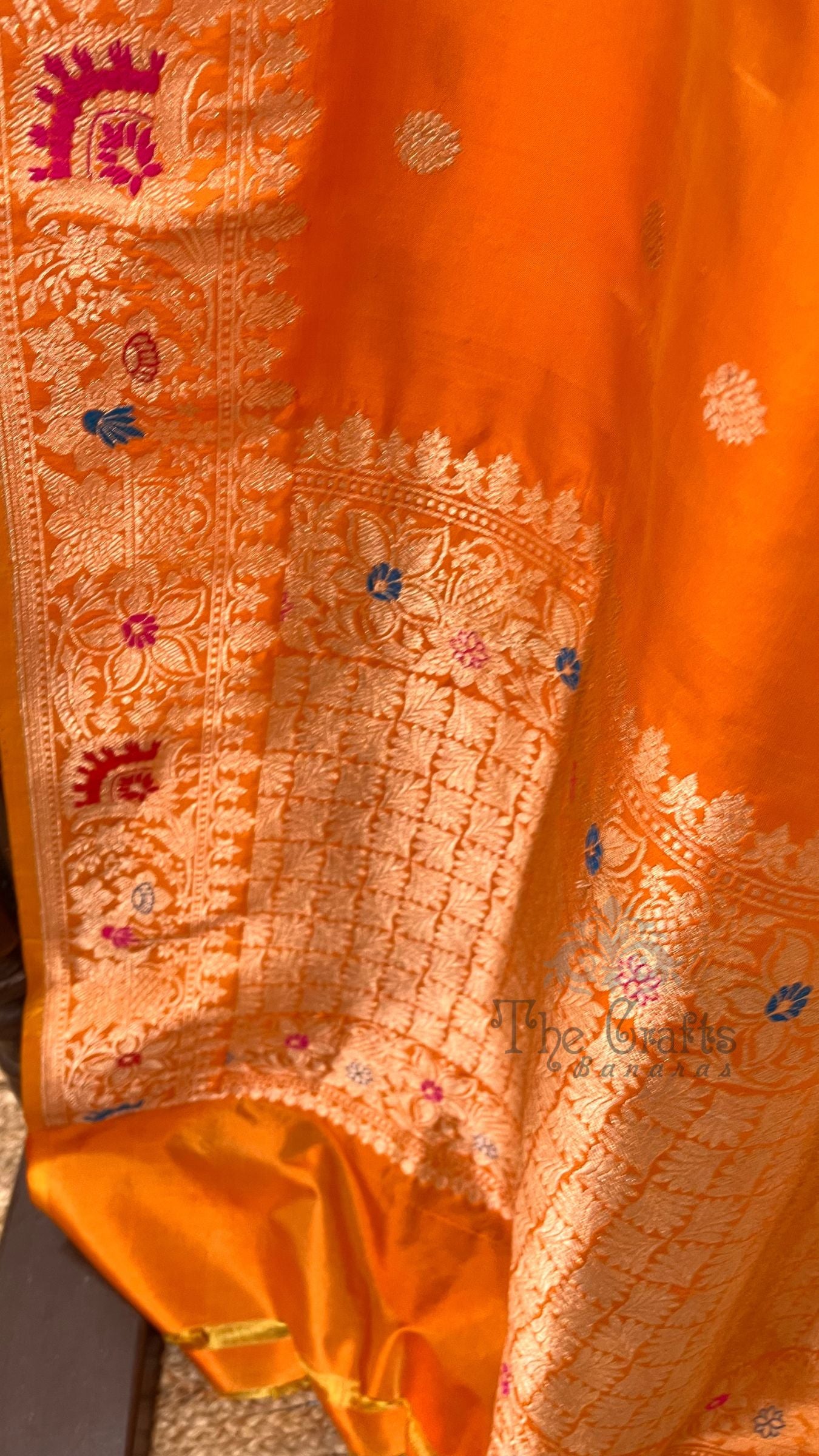 Pure Katan Silk Handloom Banarasi Saree - with kadhua motifs