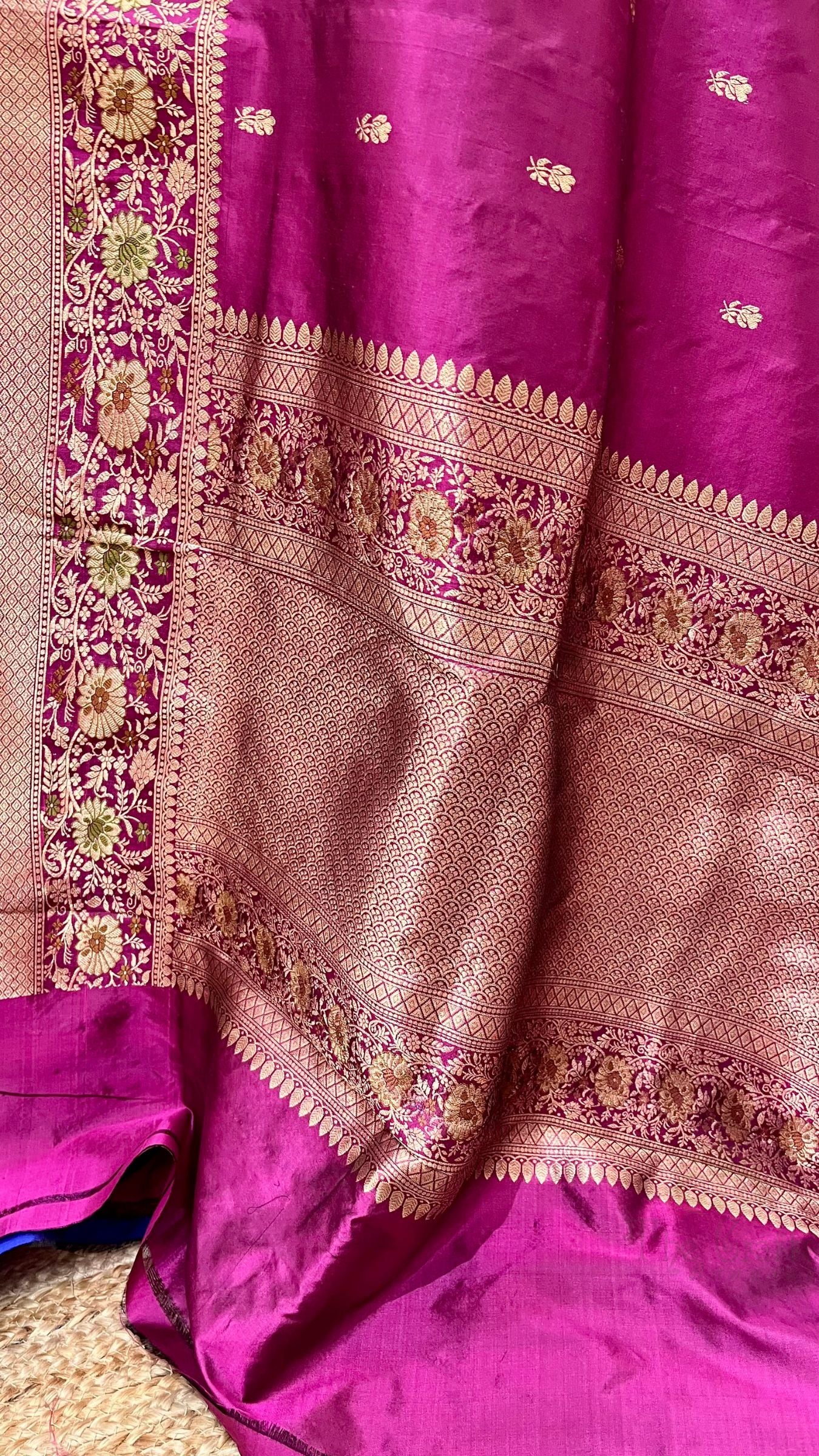 Pure Katan Silk Handloom Banarasi Saree - with kadhua motifs