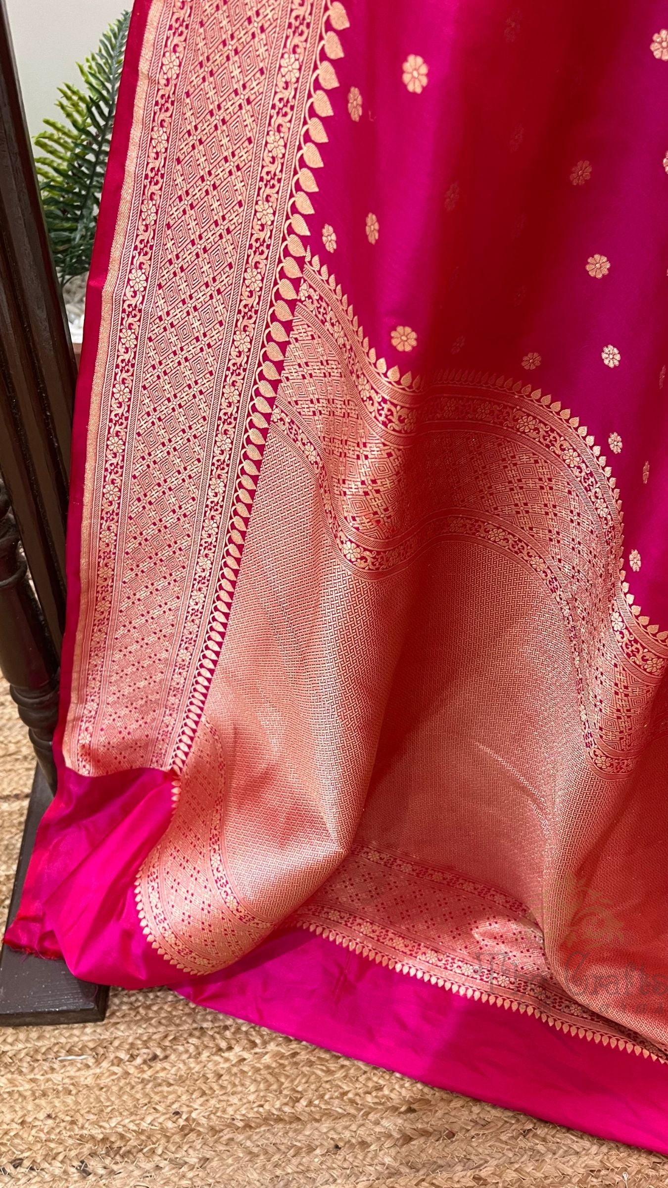 Pure Katan Silk Handloom Banarasi Saree - Chunri Buti