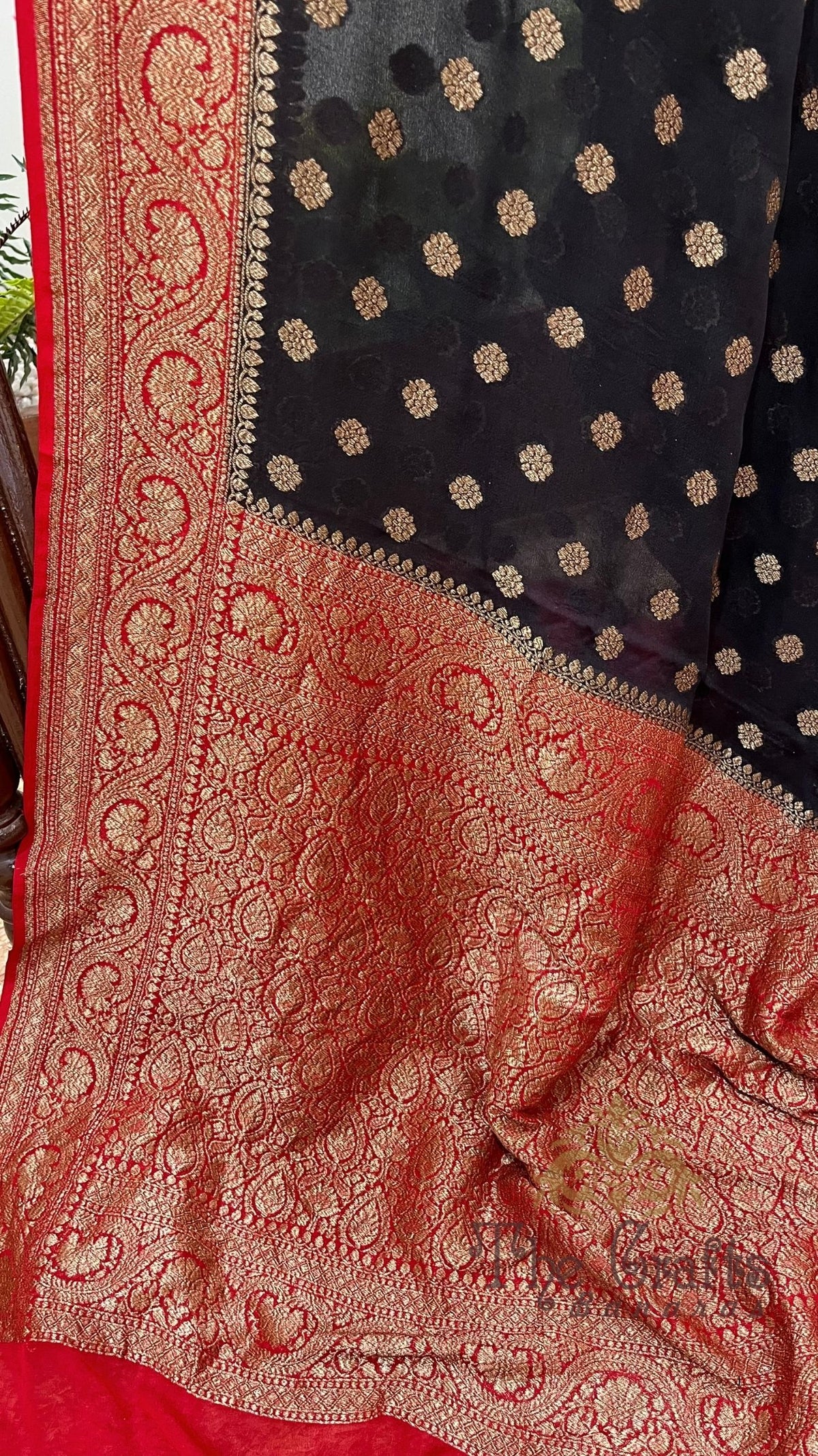 Khaddi Georgette Banarasi Saree - Antique Zari