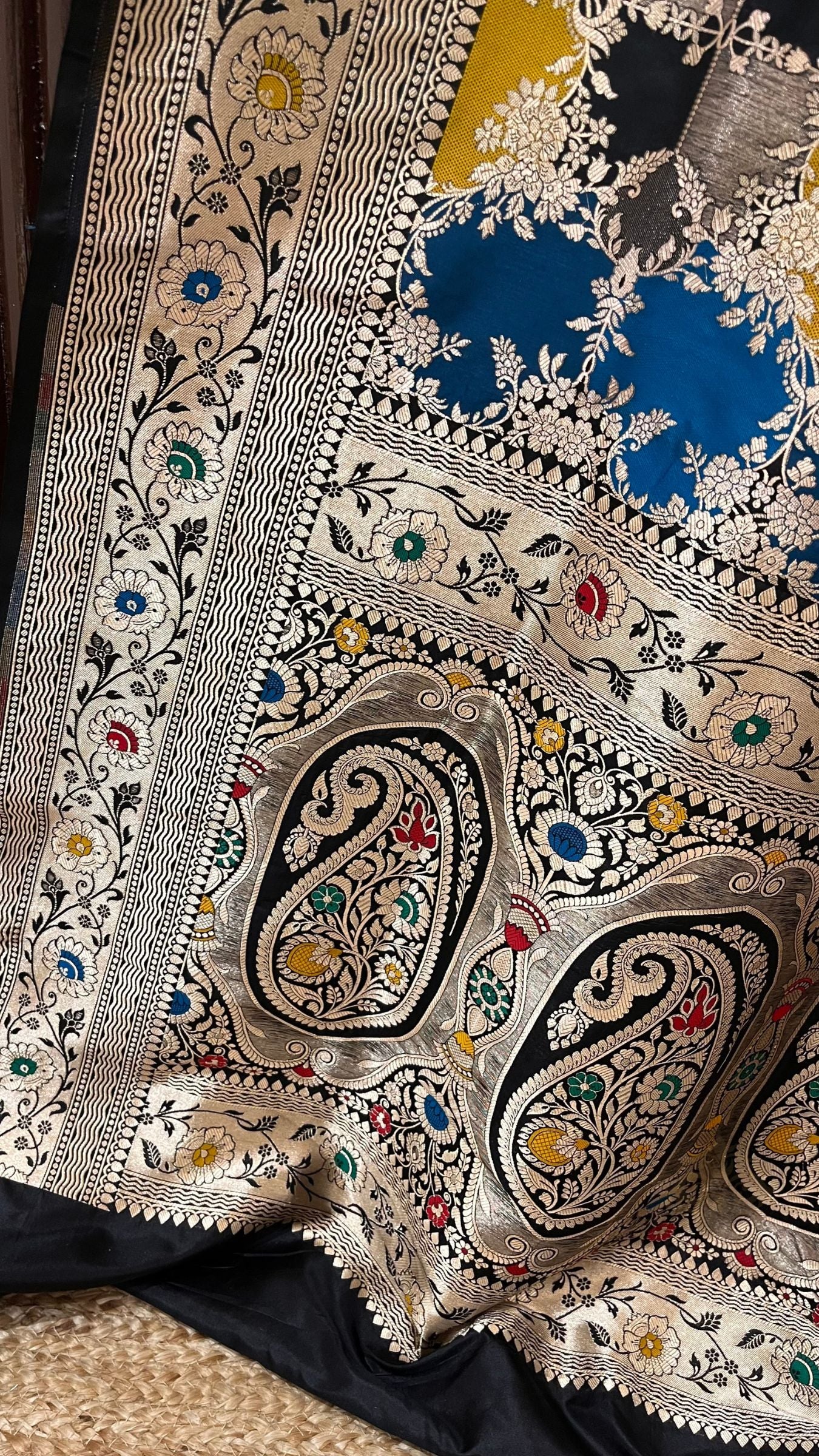 Rangkat Pure Katan Silk Handloom Banarasi Saree - Jaal With Meenakari
