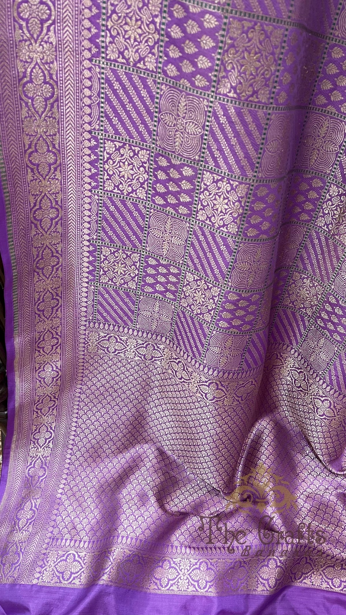 Pure Katan Silk Handloom Banarasi Saree - Tanchui Brocade Meena