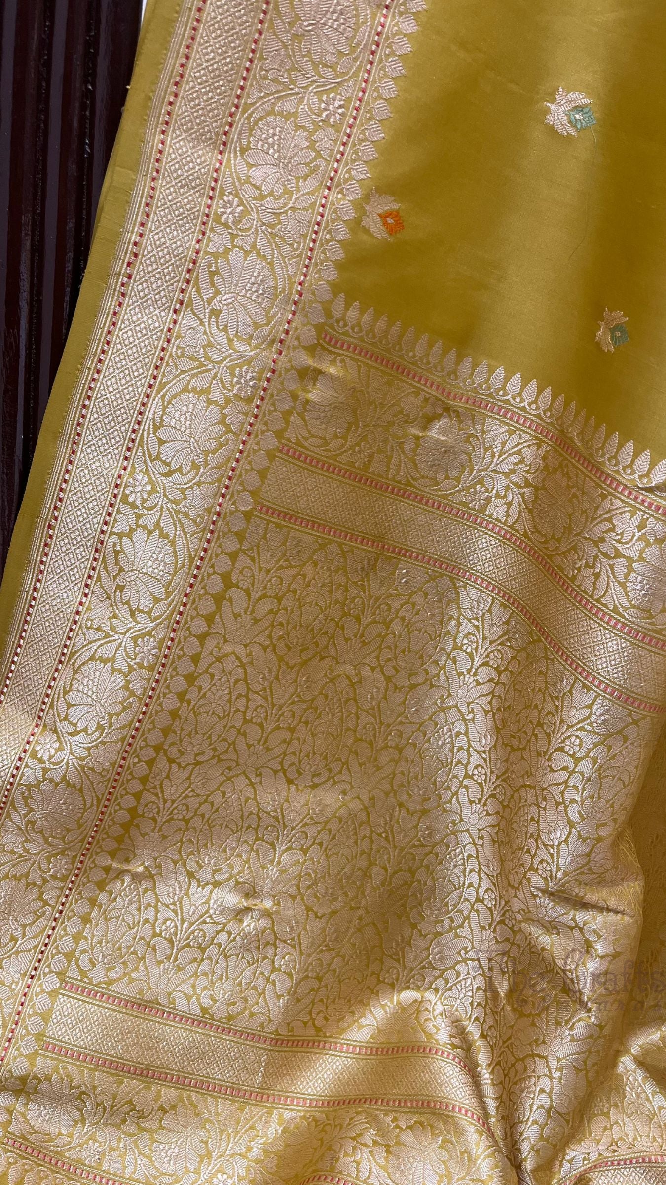 Pure Katan Silk Handloom Banarasi Saree - with kadhua motifs