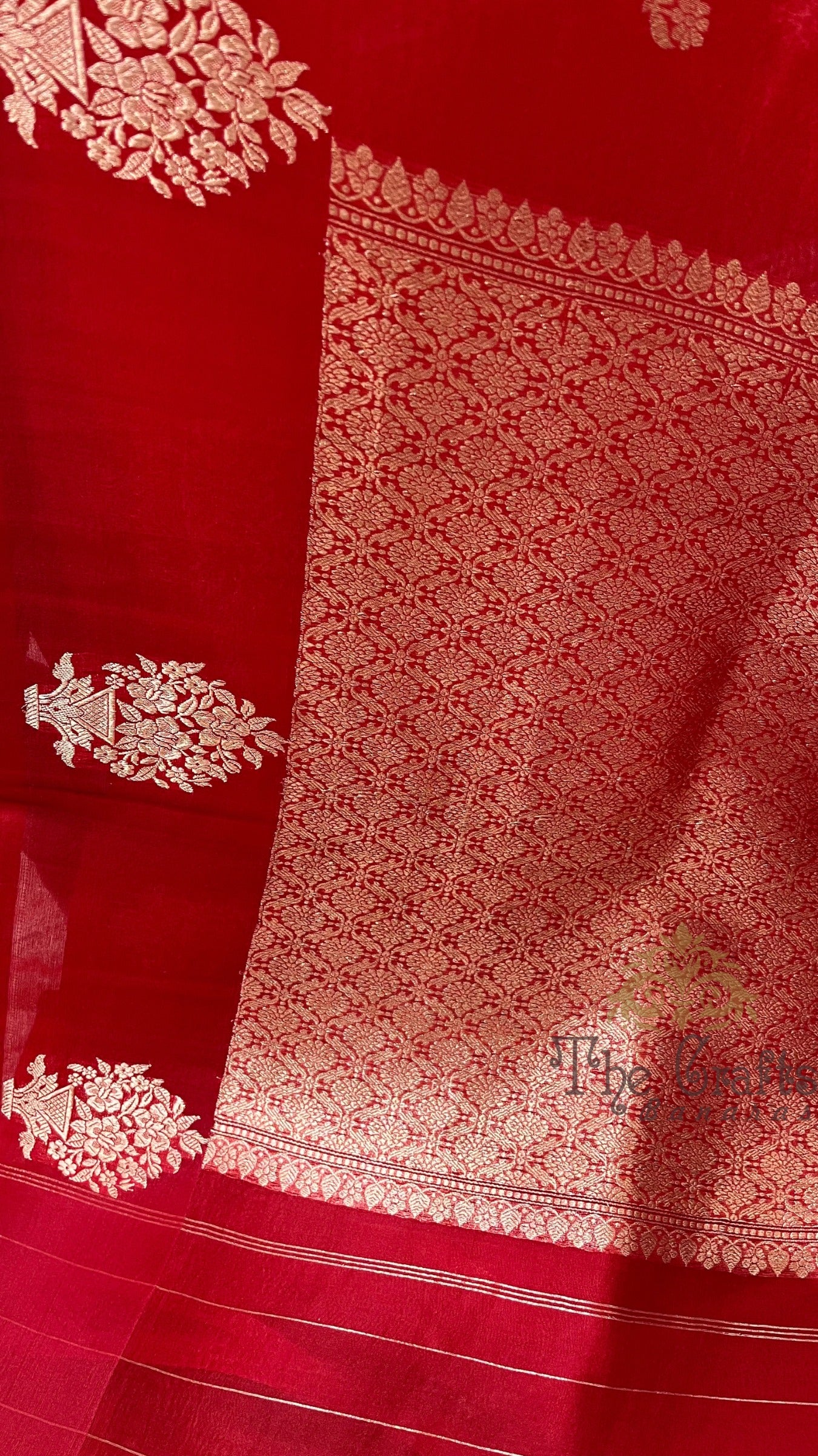Pure Kora Silk Handloom Banarasi Saree - with kadhua motifs