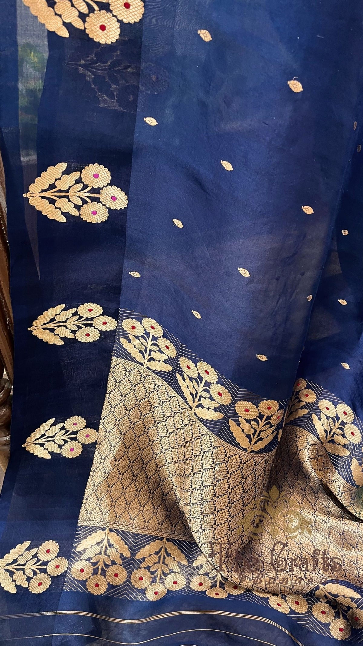 Pure Kora Silk Handloom Banarasi Saree - With Kadhua motifs