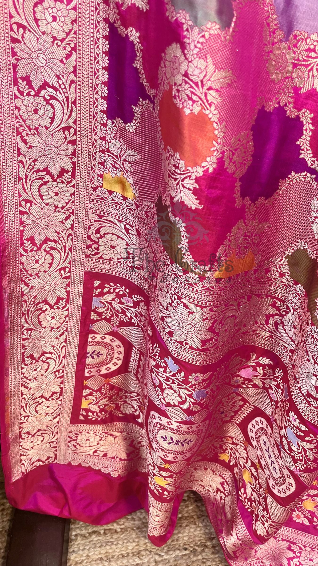 Rangkat Pure Katan Silk Handloom Banarasi Saree - with Jaal Work with meenakari