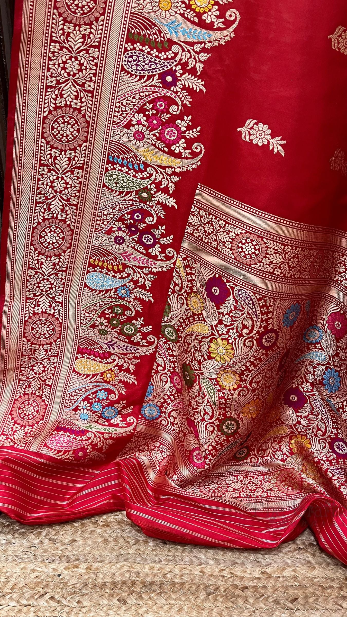 Pure Katan Silk Handloom Banarasi Saree - with kadhua meenakari motifs