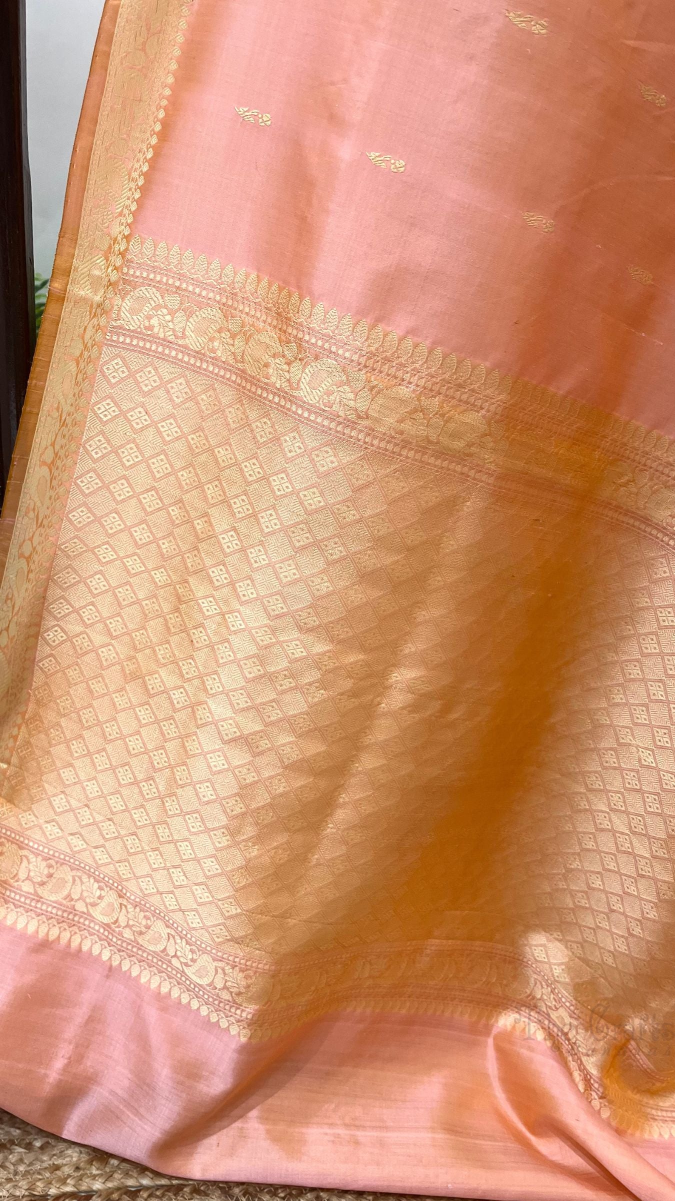 Pure Katan Silk Handloom Banarasi Saree - Resham Chunri Buti