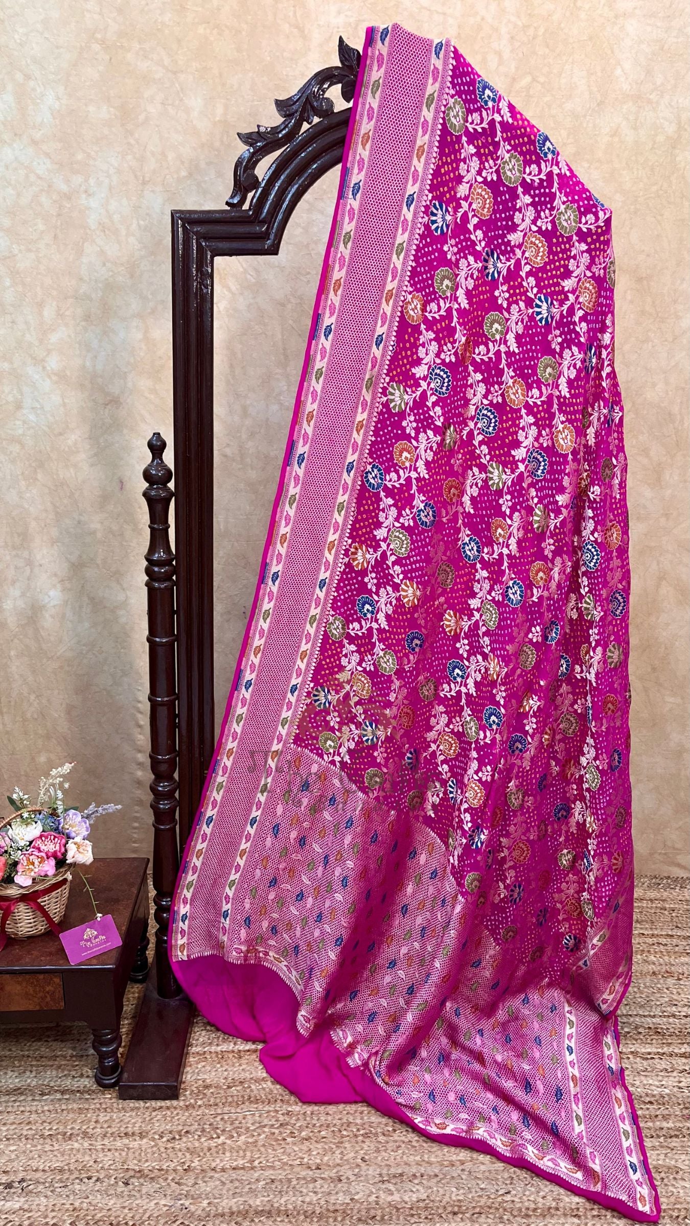 Pure Georgette Banarasi Handloom Bandhej Saree - with meenakari