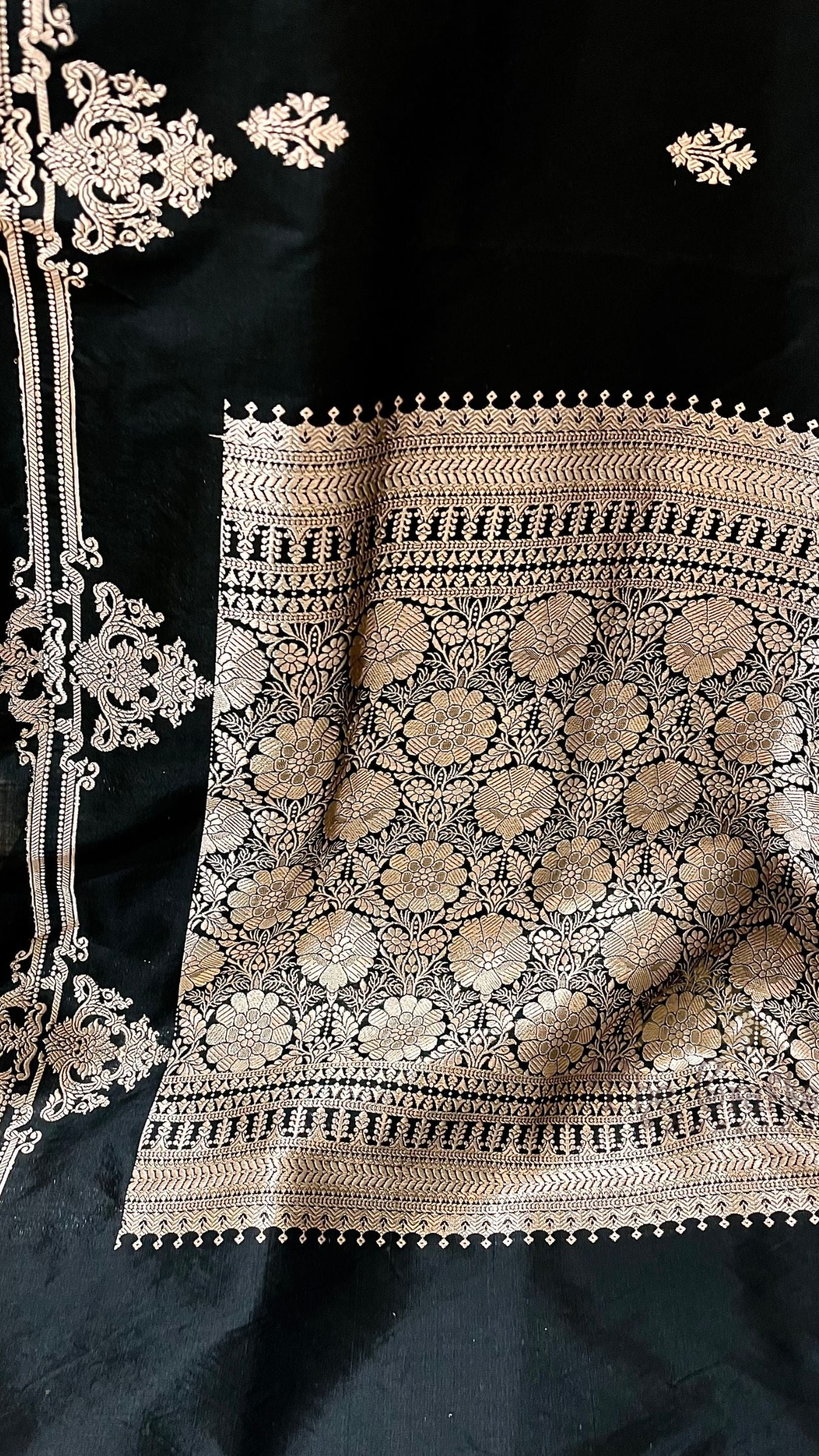 Pure Katan Silk Handloom Banarasi Saree - Kadhua Motifs