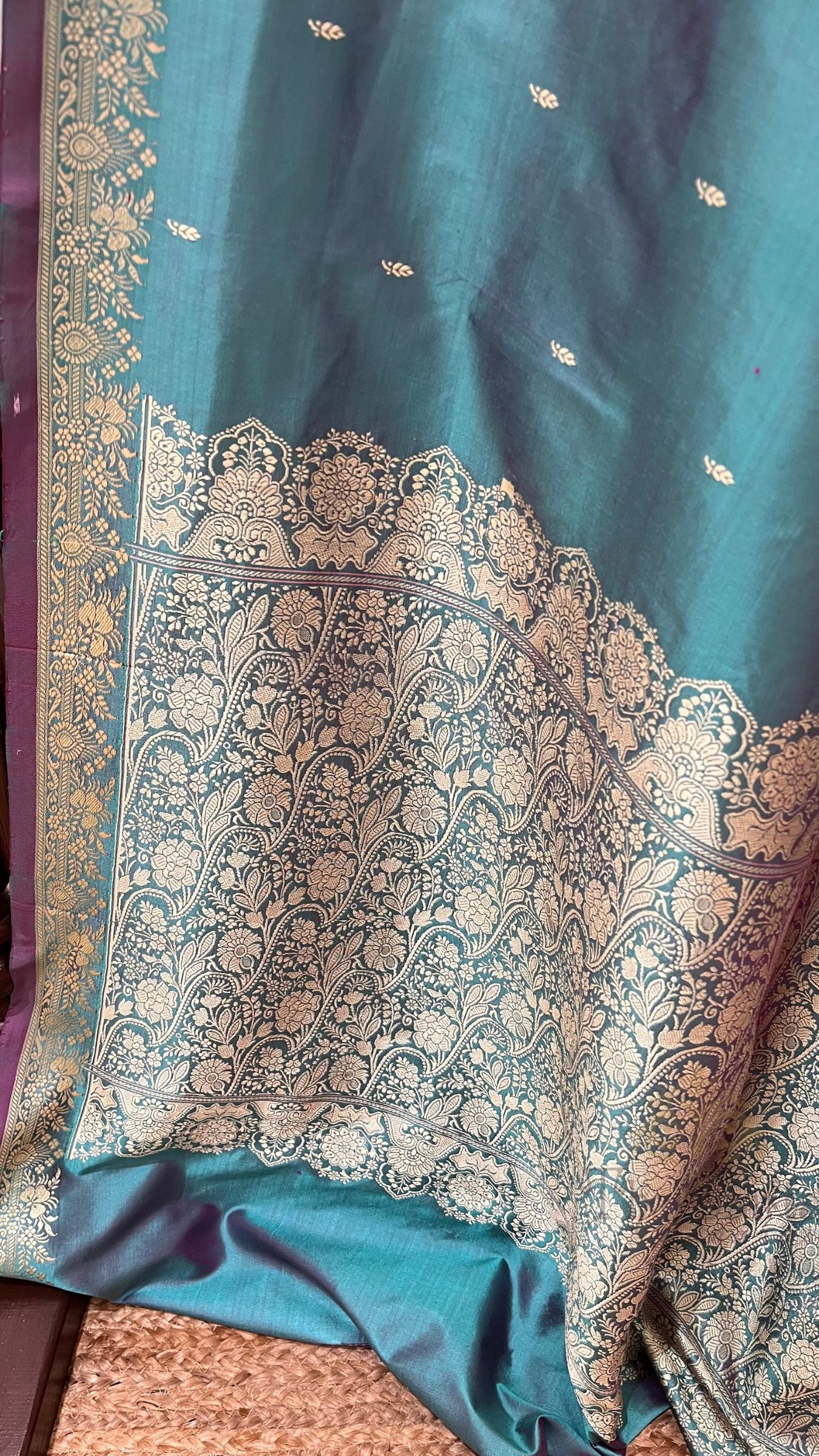 Pure Katan Silk Handloom Banarasi Saree - Resham Chunri Buti