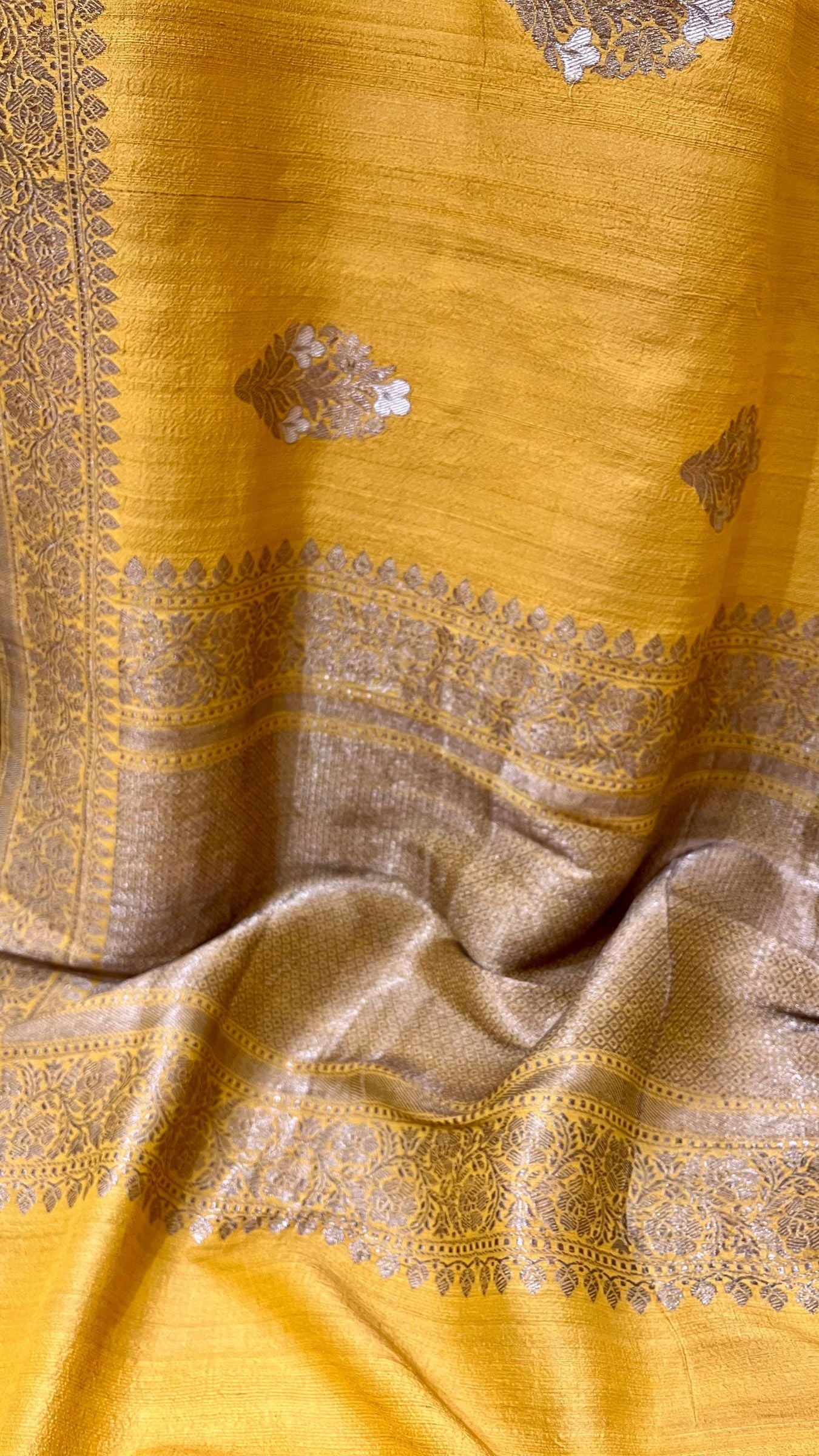 Tussar Georgette Handloom Banarasi Saree - with Sona Rupa Kadhua Motifs