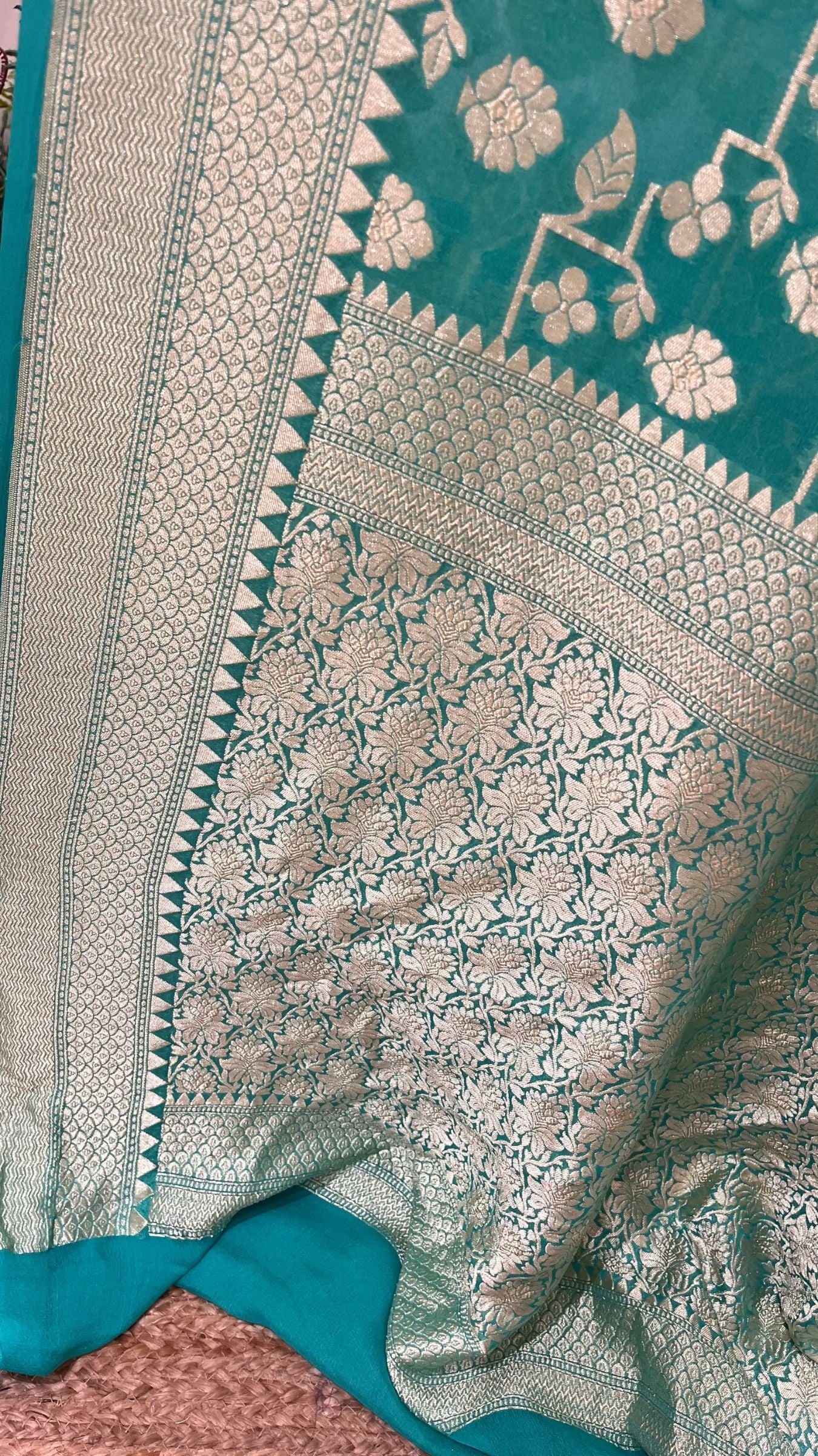 Khaddi Georgette Handloom Banarasi Saree - Water Zari