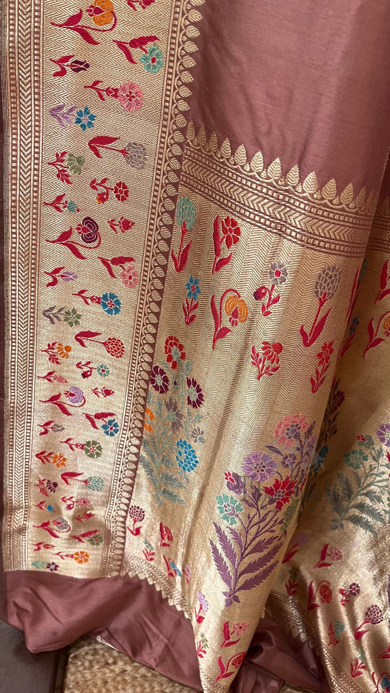 Pure Katan Silk Handloom Banarasi Saree - with kadhua meenakari motifs