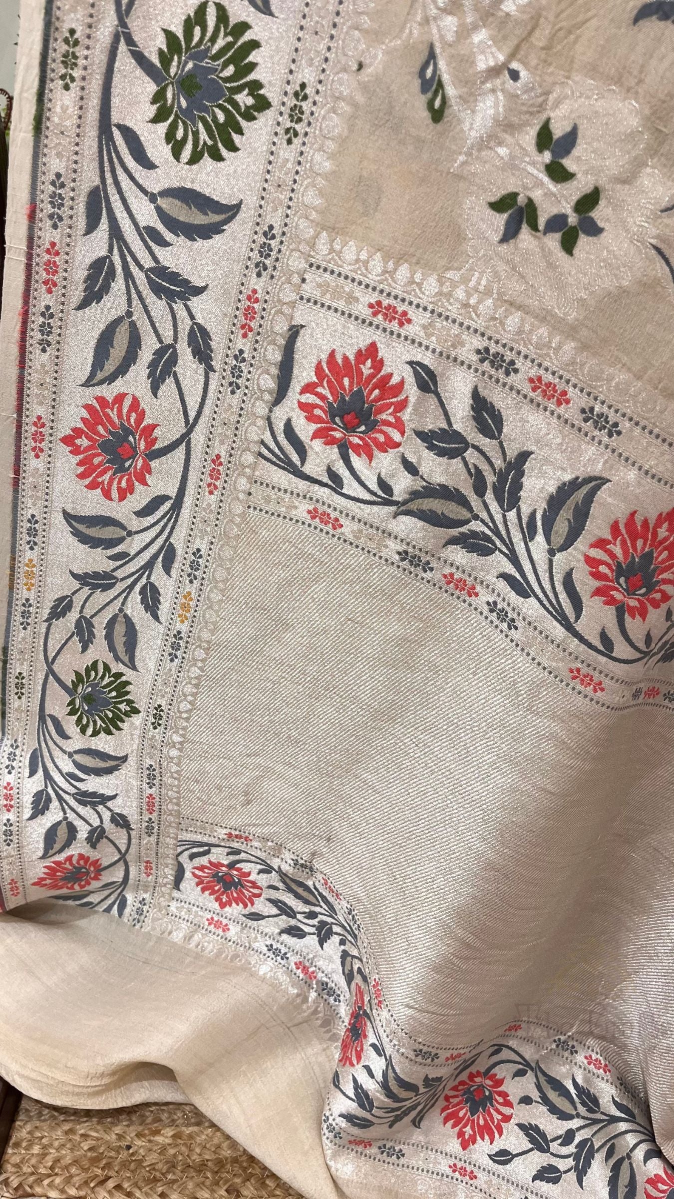 Tussar Georgette Handloom Banarasi Saree - Meenakari