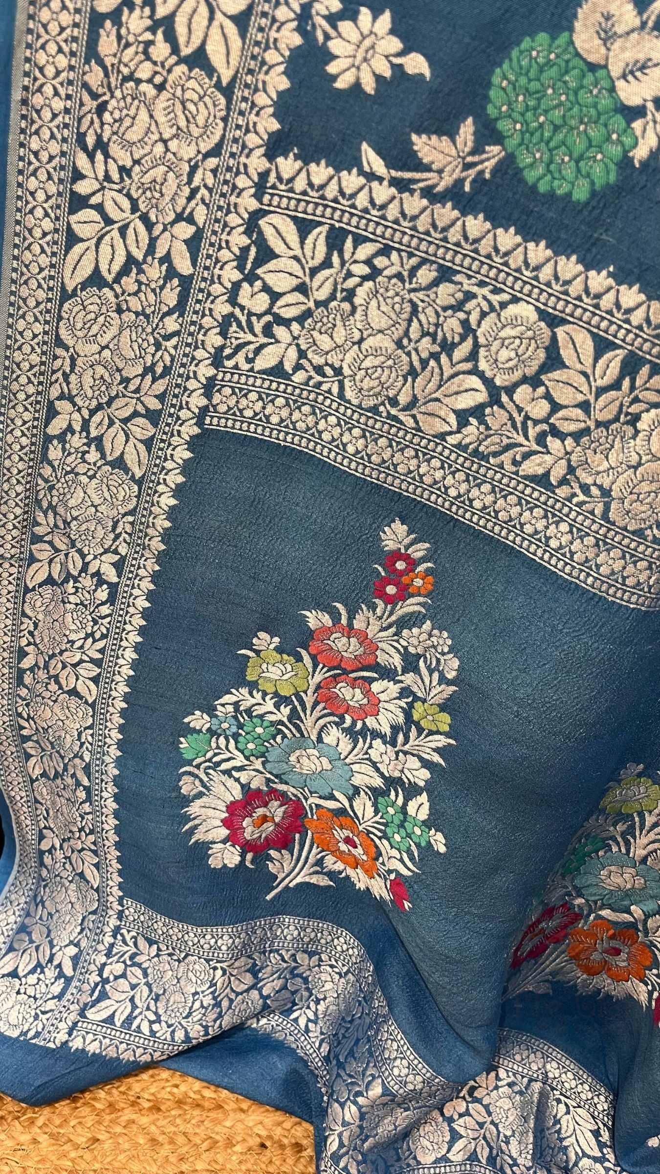 Khaddi Georgette Handloom Banarasi Saree - Jaal with Meenakari