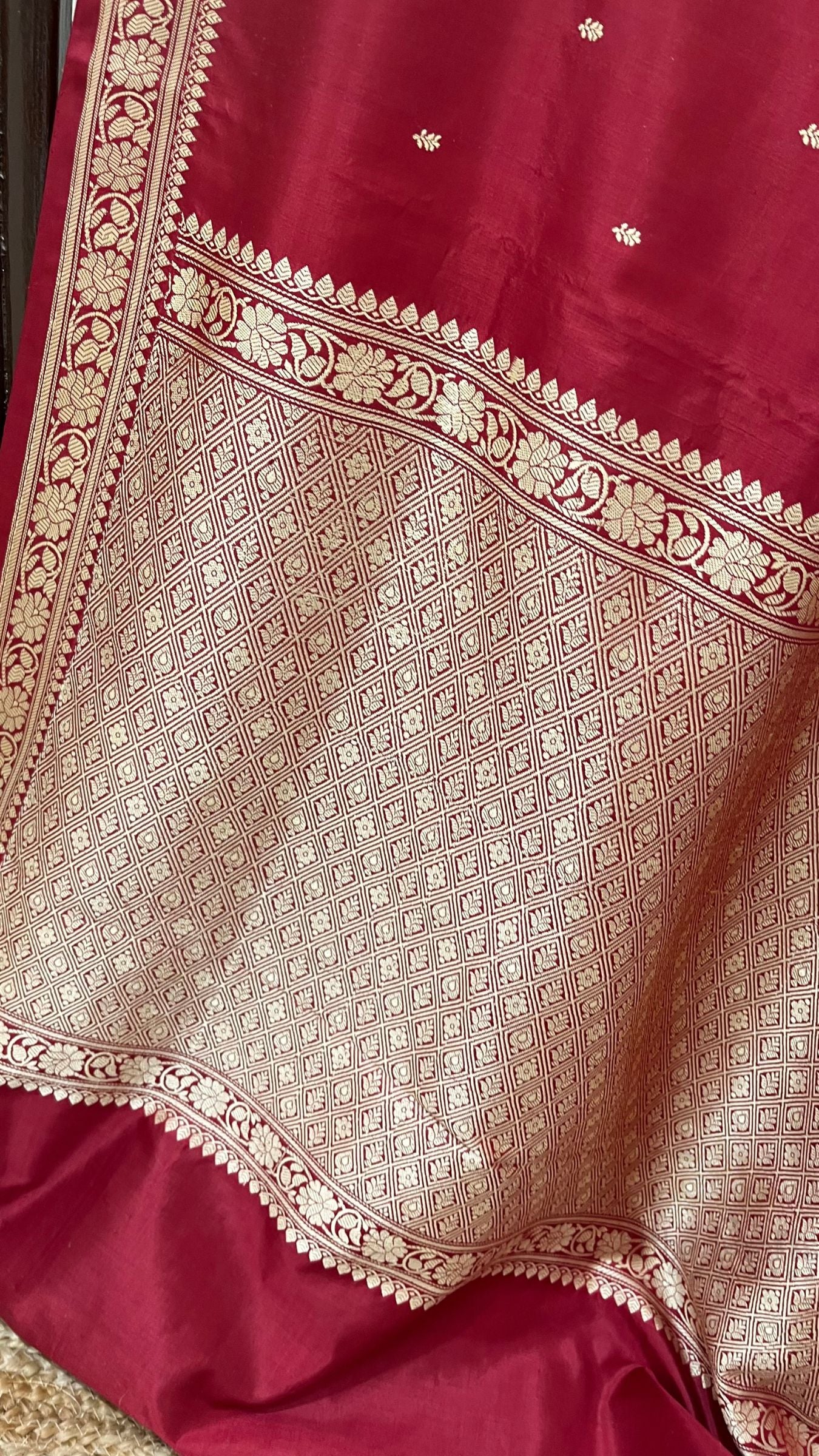 Pure Katan Silk Handloom Banarasi Saree - Resham Chunri Buti