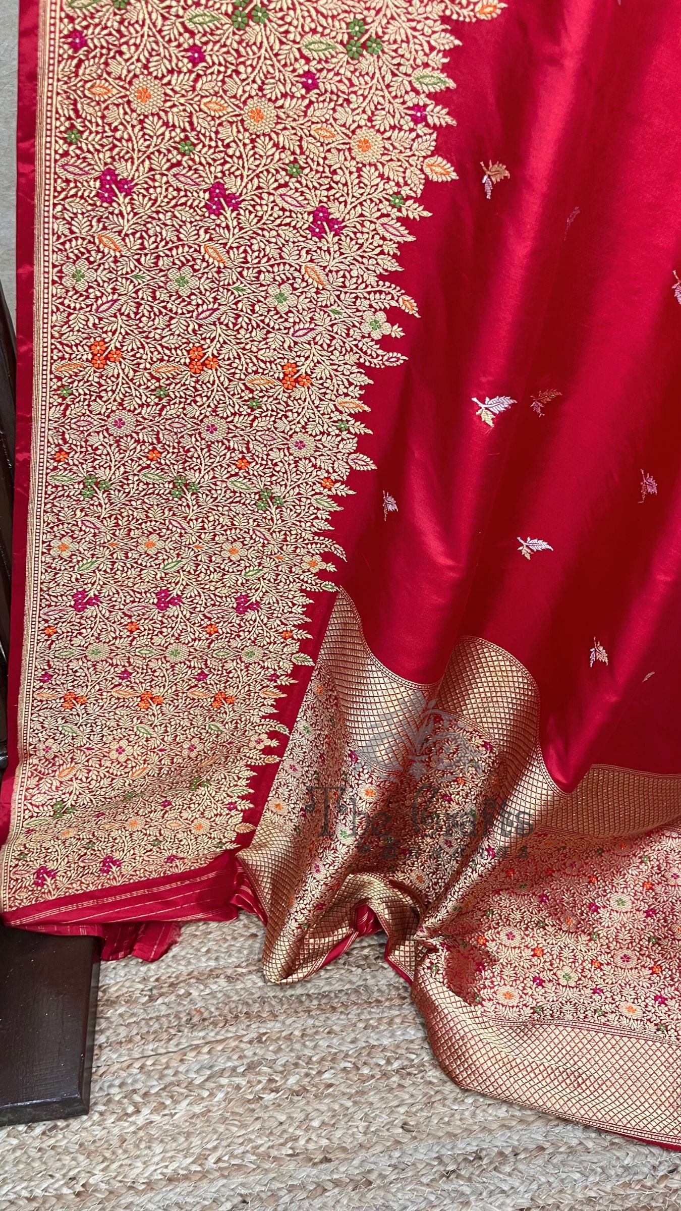 Pure Katan Silk Handloom Banarasi Saree - with kadhua motifs