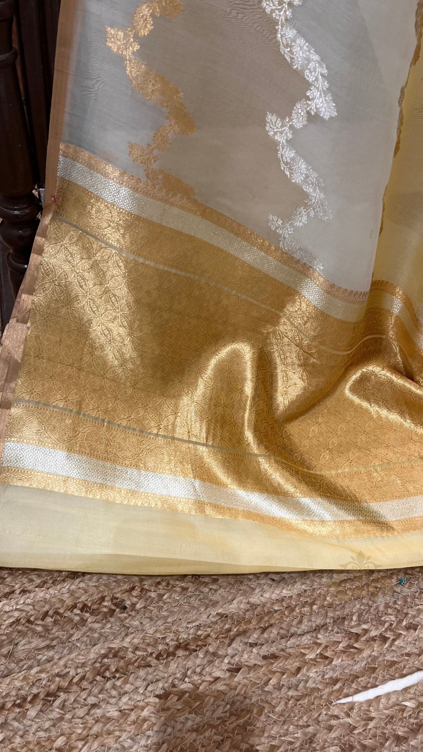 Rangkat Pure Kora Silk Handloom Banarasi Saree- Kadhua Stripes