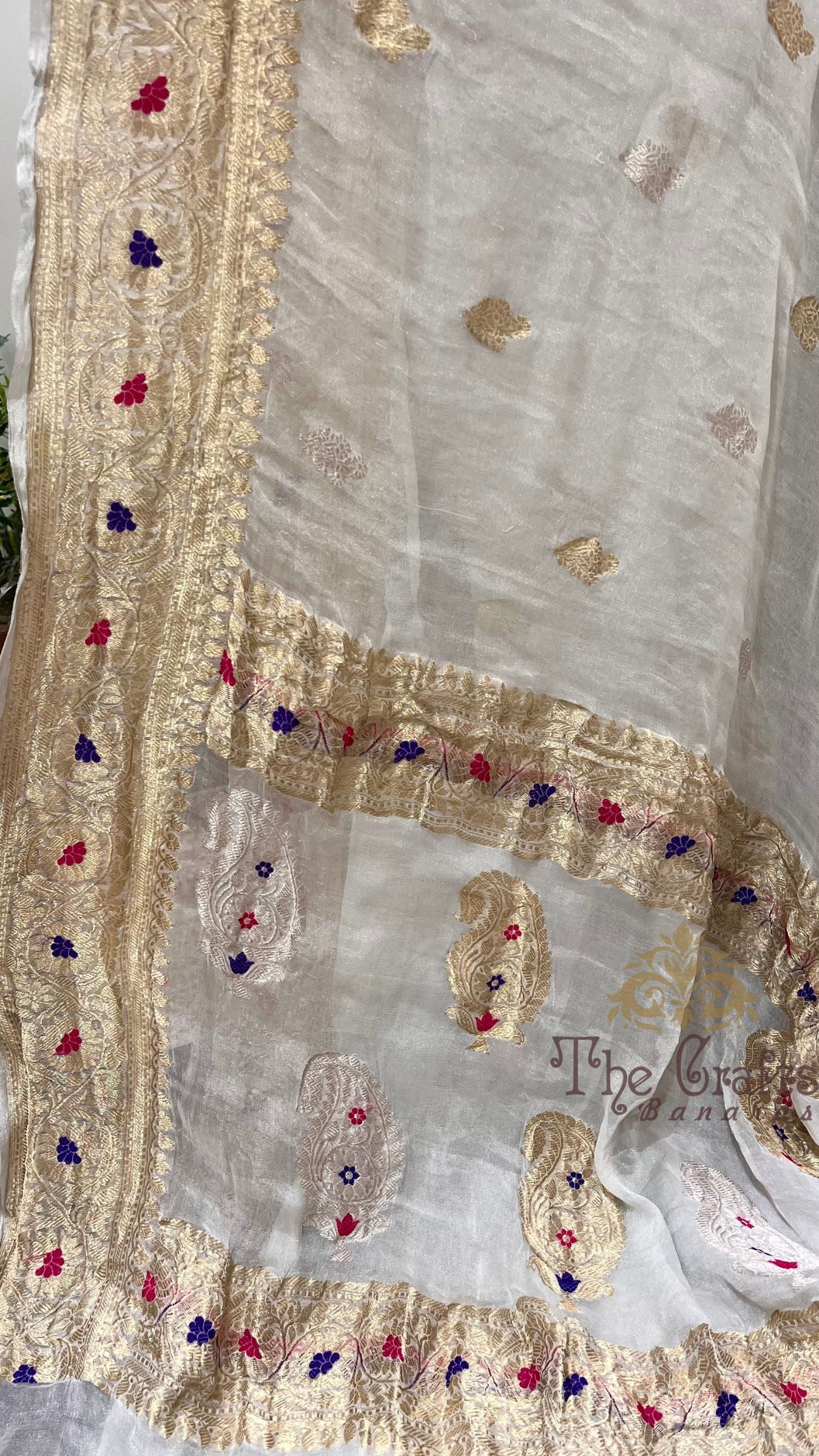 Pure Khaddi Georgette Handloom Banarasi Saree - with Kadhua Meenakari Work