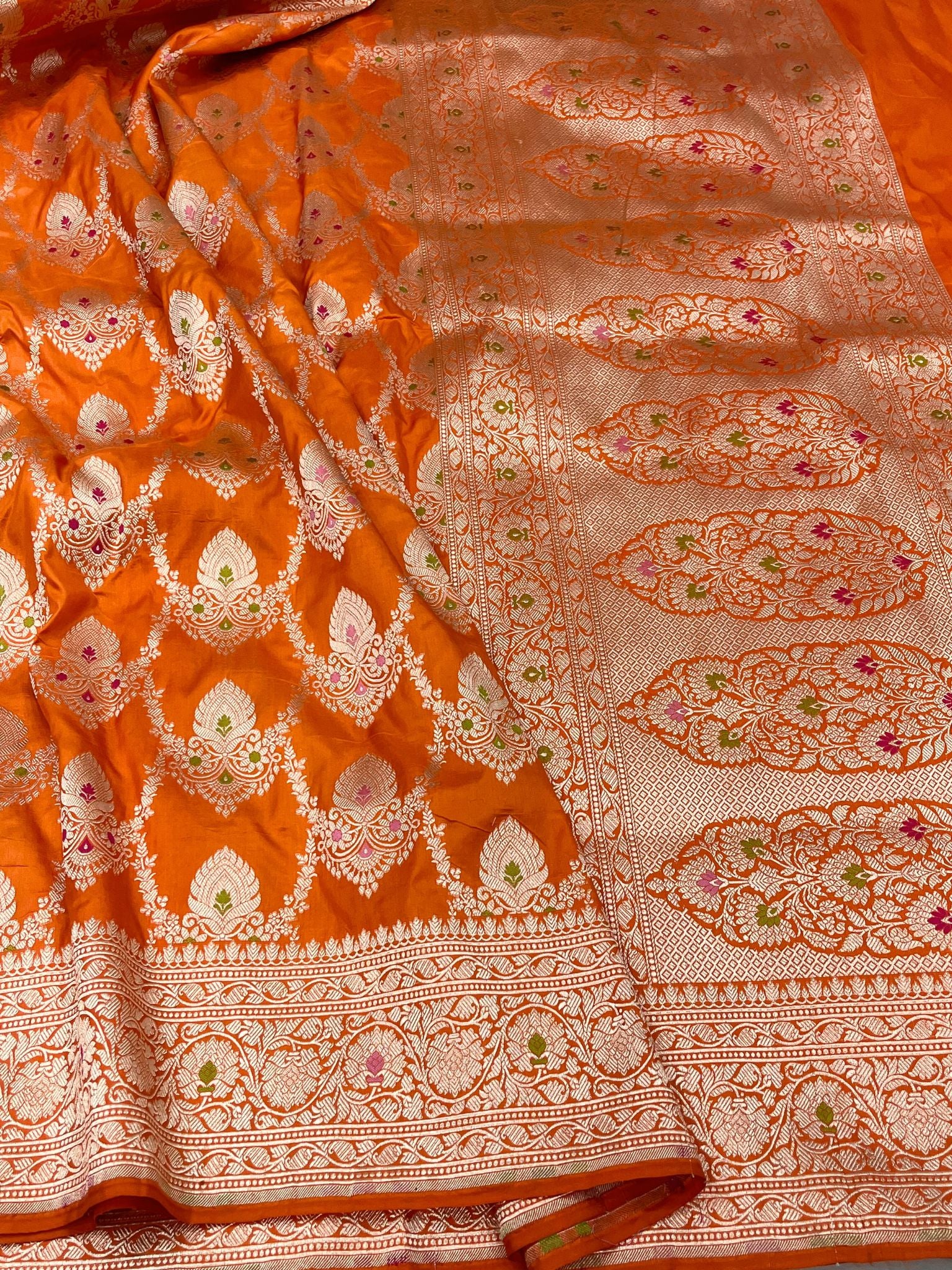 Pure Katan Silk Handloom Banarasi Saree - Jaal Work With Meenakari