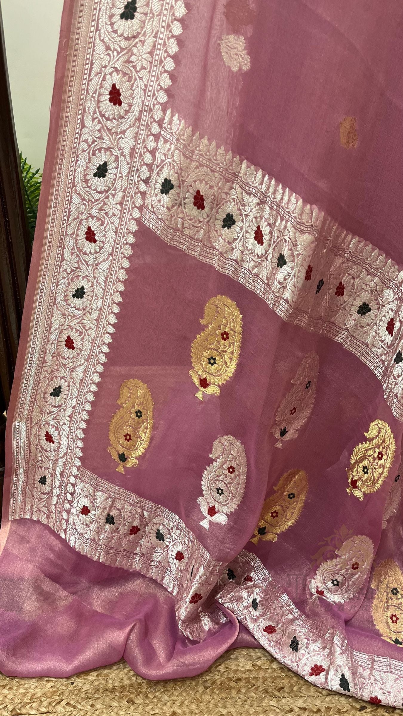 Tissue Georgette Handloom Banarasi Saree - with kadhua Meenakari Motifs