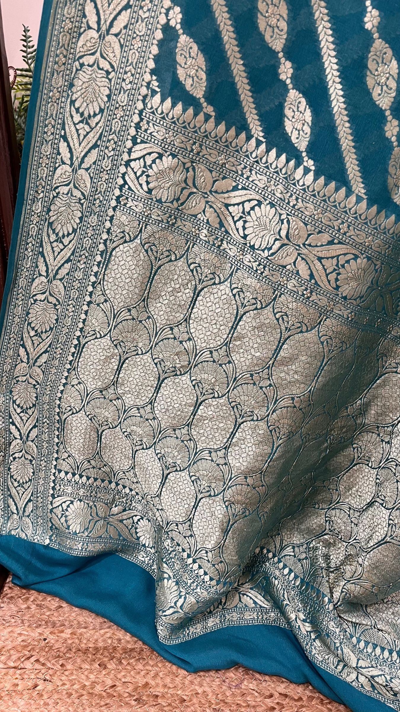 Khaddi Georgette Handloom Banarasi Saree - Water Zari
