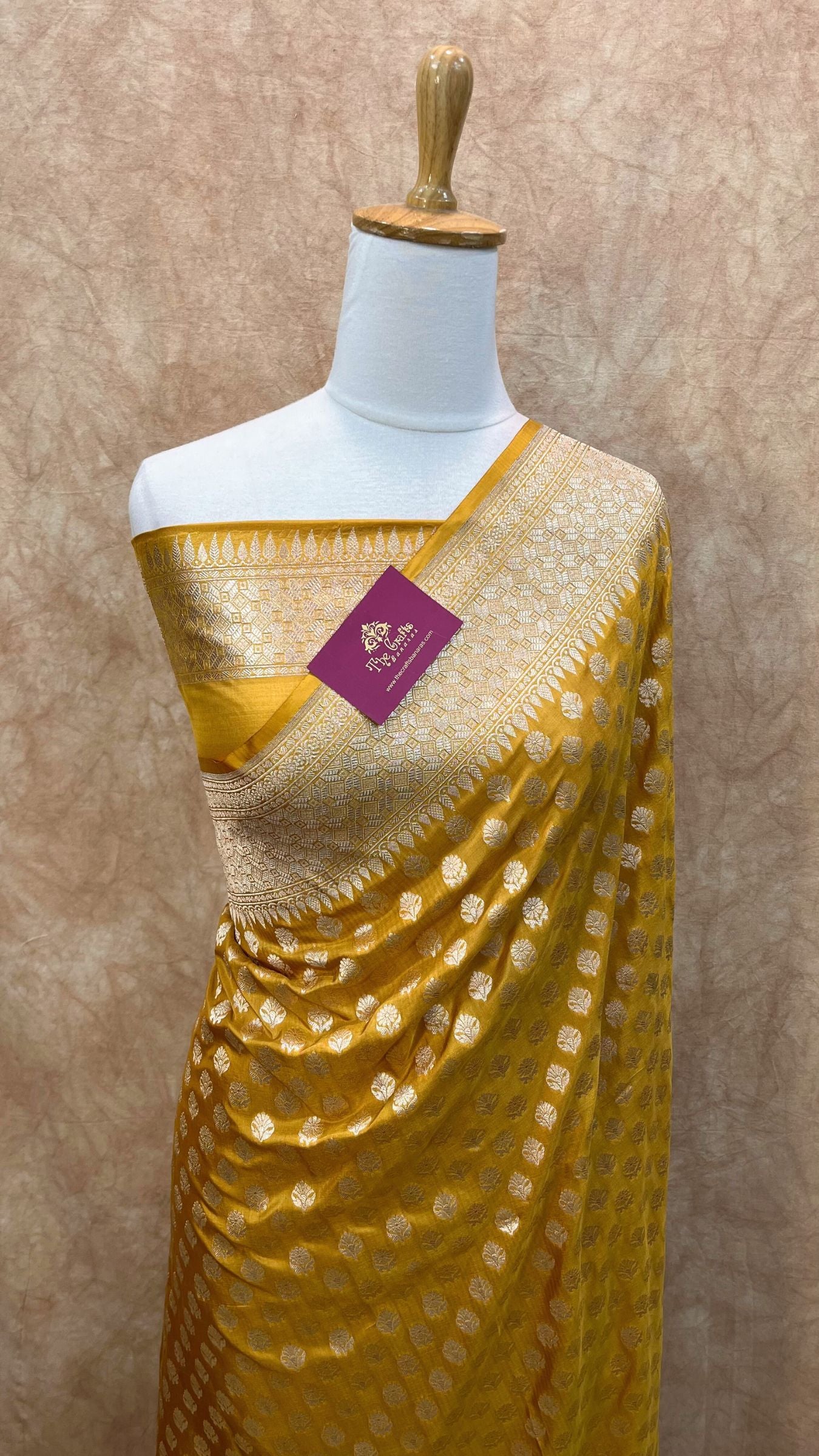 Pure Katan Silk Handloom Banarasi Saree - Jaal work