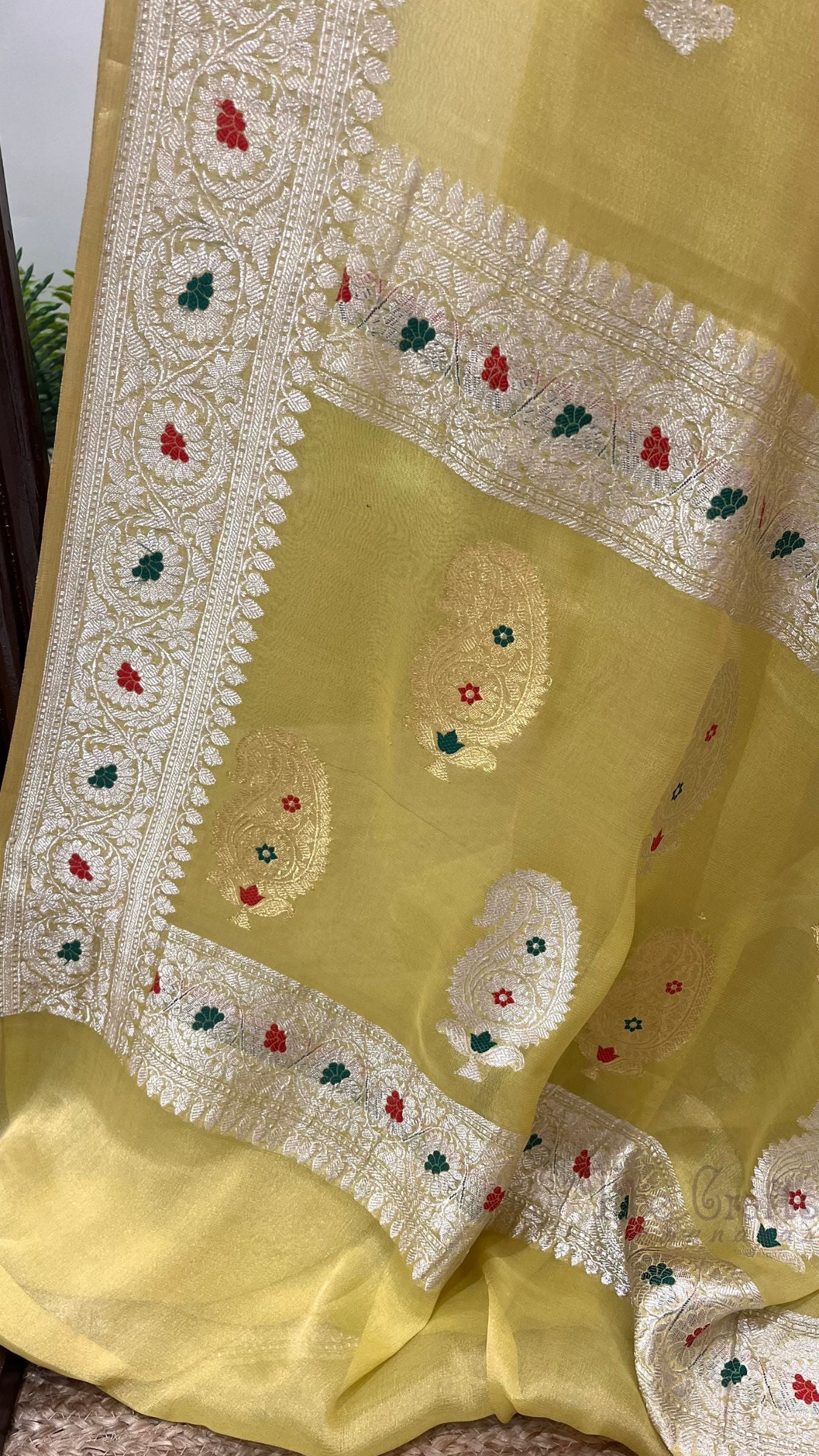 Tissue Georgette Handloom Banarasi Saree - with kadhua Meenakari Motifs