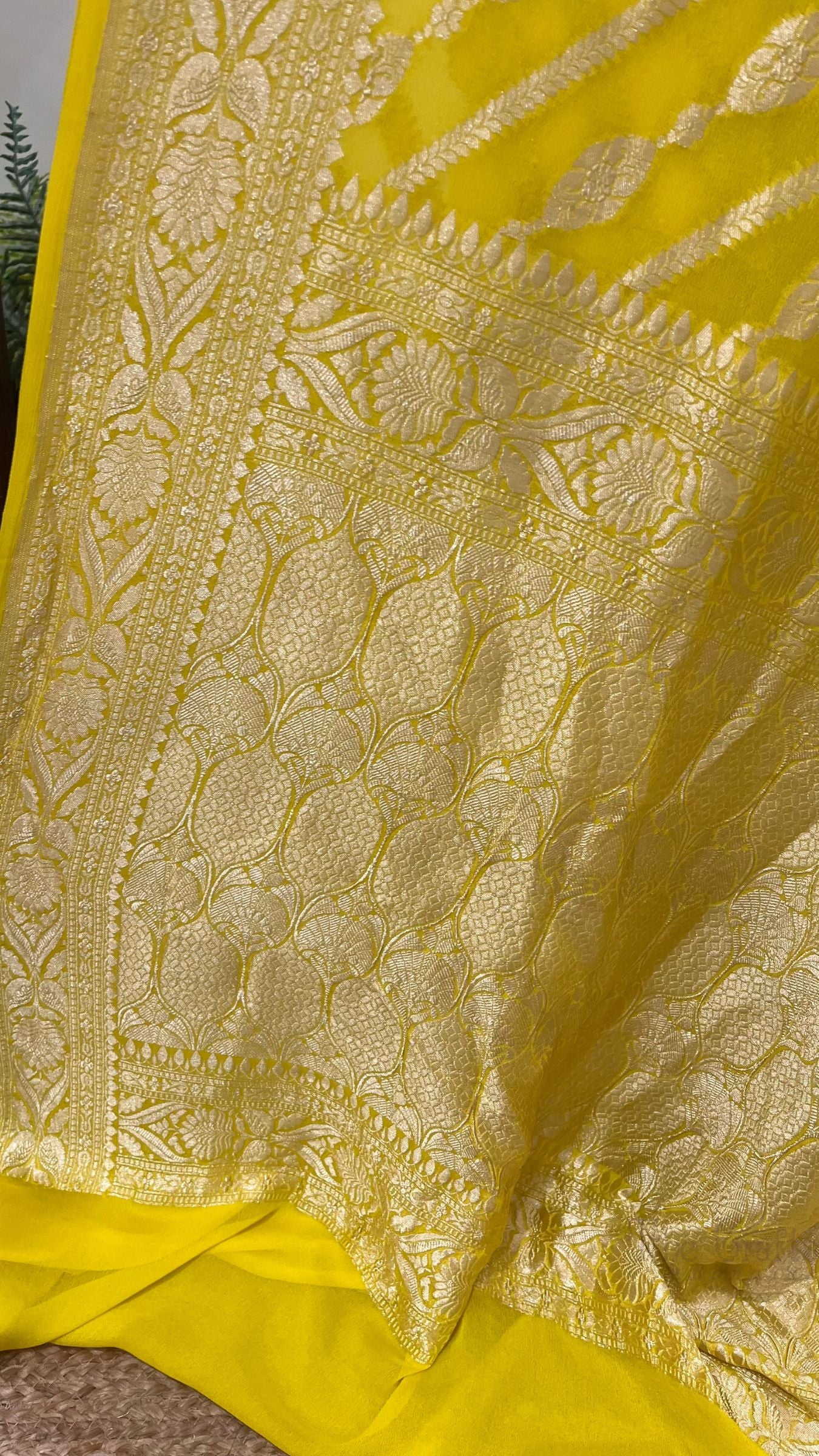 Khaddi Georgette Handloom Banarasi Saree - Water Zari