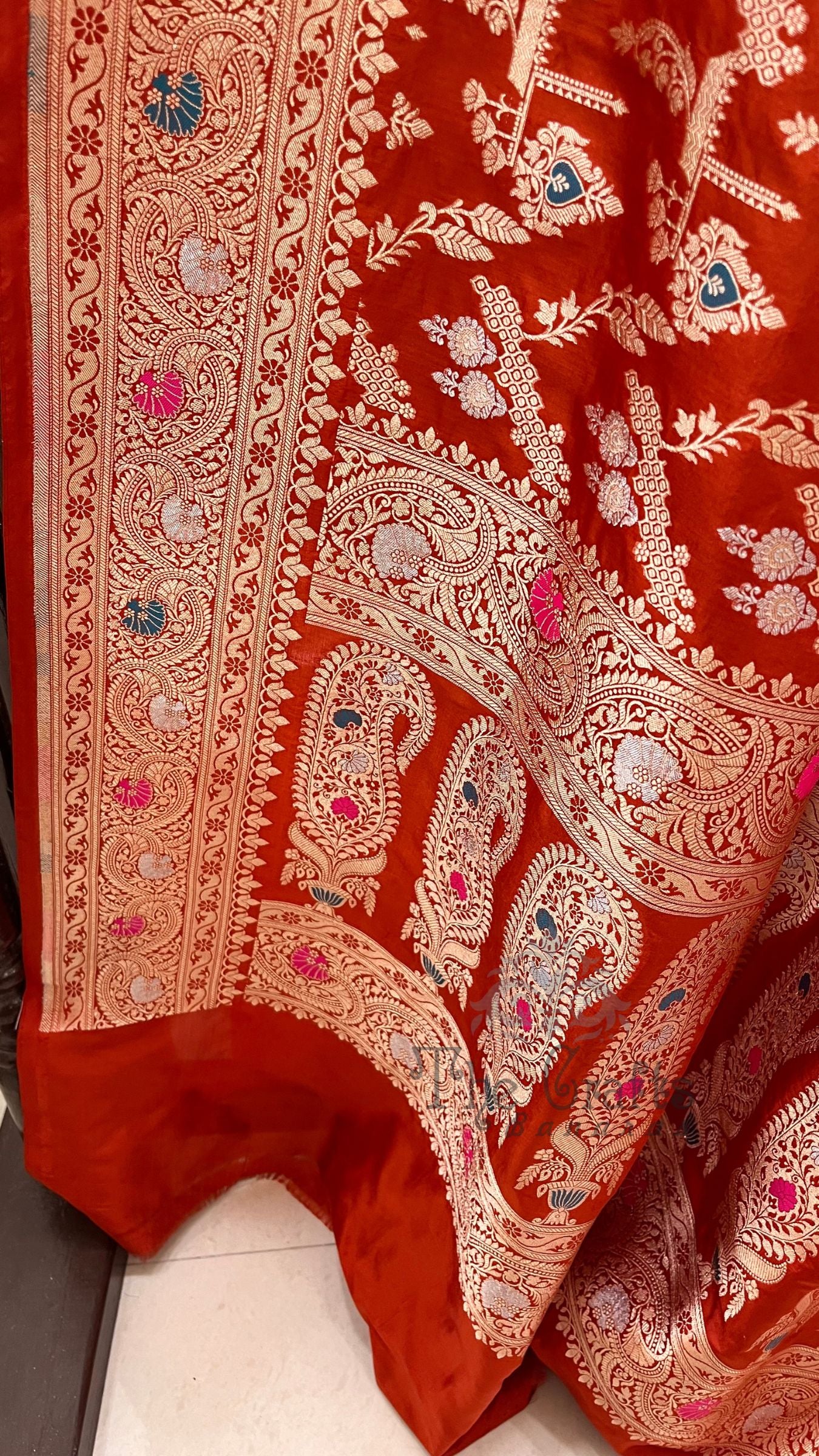 Pure Katan Silk Handloom Banarasi Saree - Jaal With Meenakari