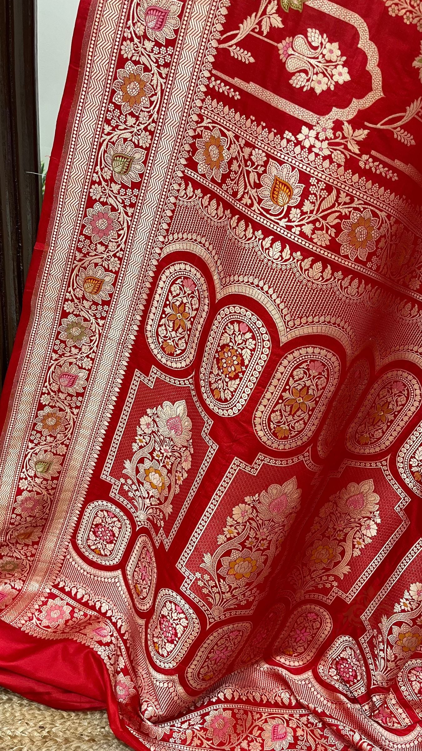 Pure Katan Silk Handloom Banarasi Saree - Jaal With Meenakari