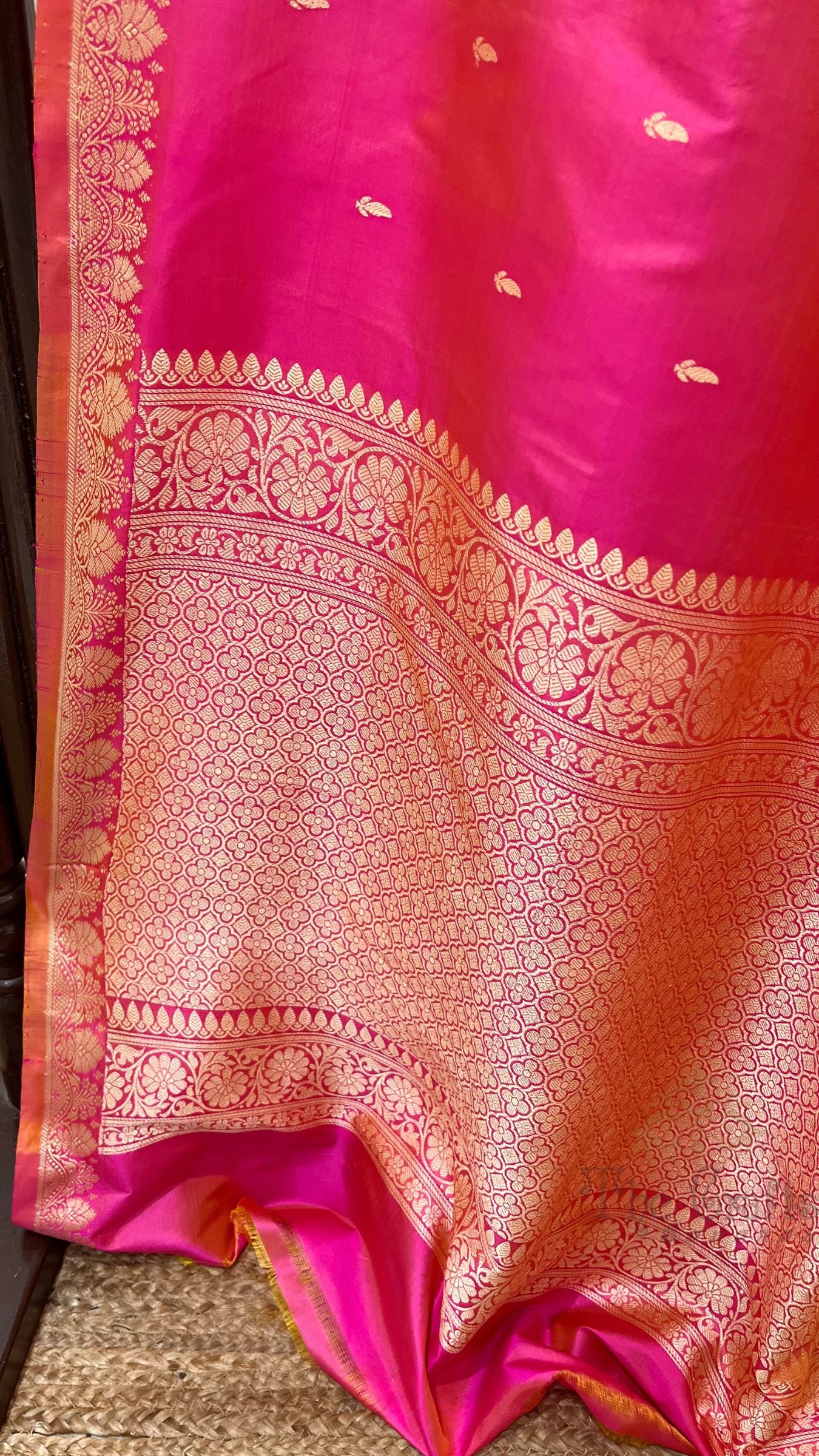 Pure Katan Silk Handloom Banarasi Saree - Resham Chunri Buti
