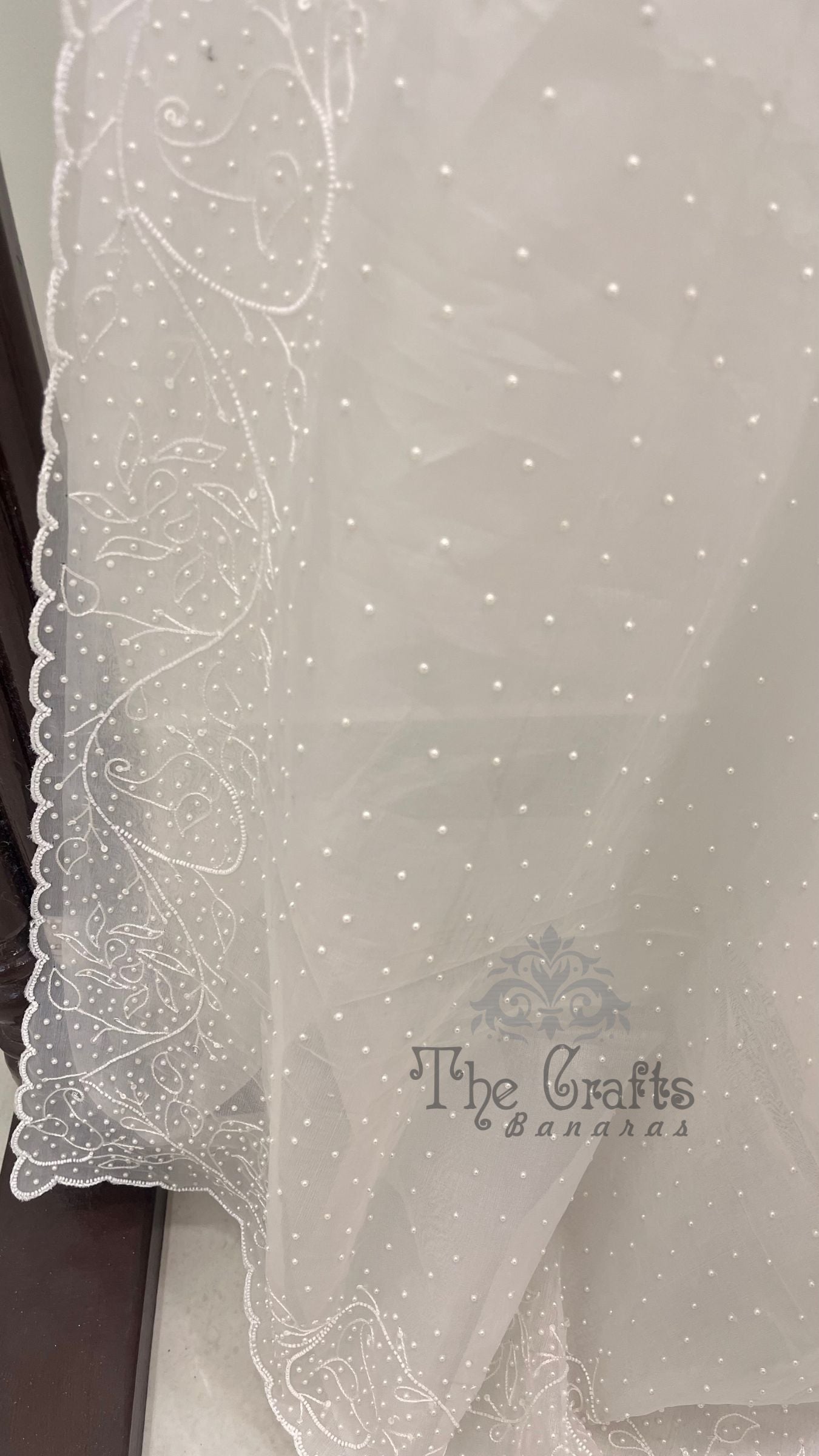 Pure Organza Silk Handloom Banarasi Saree - handwork motifs