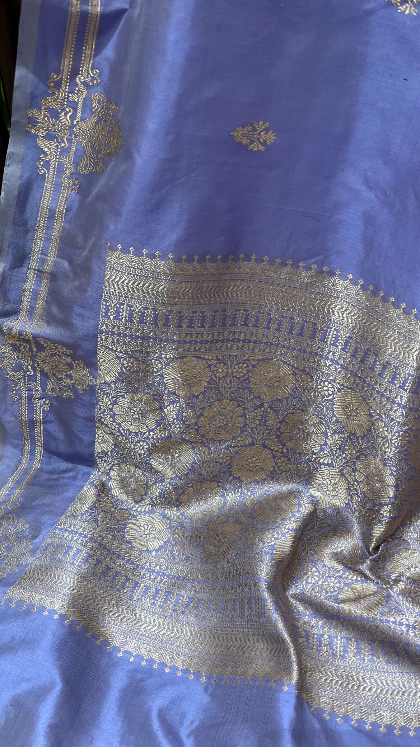 Pure Katan Silk Handloom Banarasi Saree - with kadhua motifs