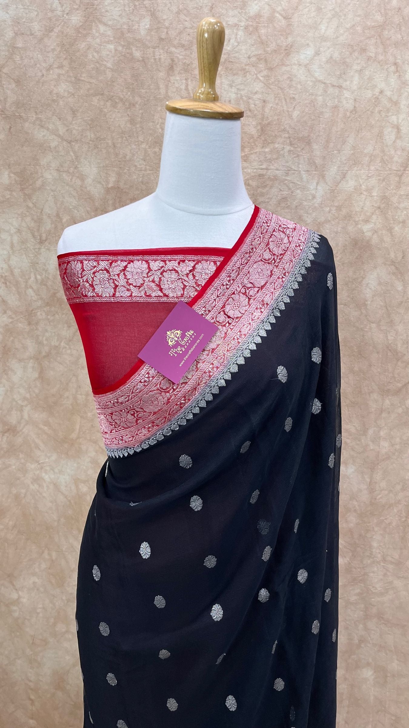 Pure Georgette Banarasi Handloom Saree - Silver Zari