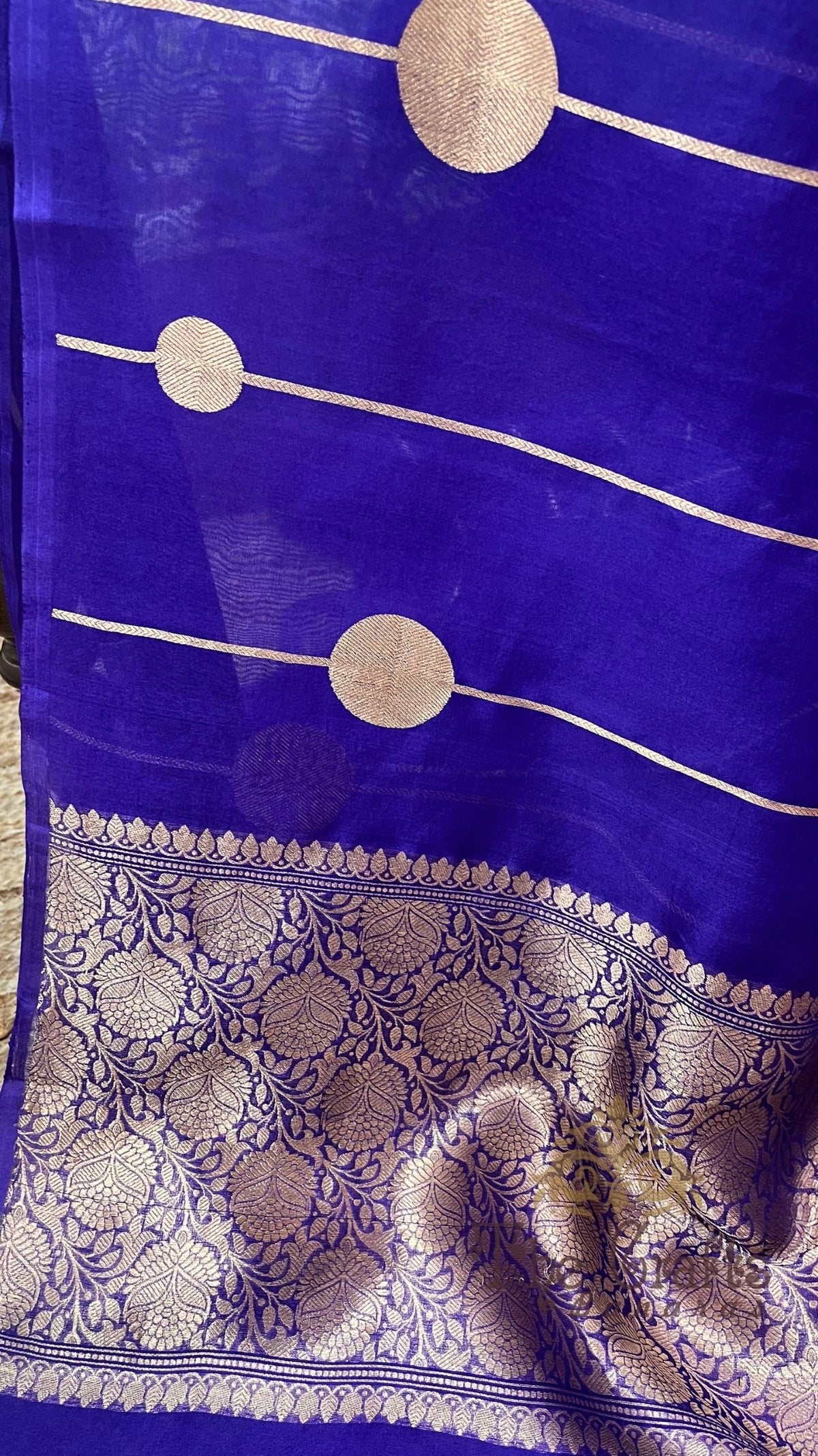 Pure Kora Silk Handloom Banarasi Saree - with kadhua motifs