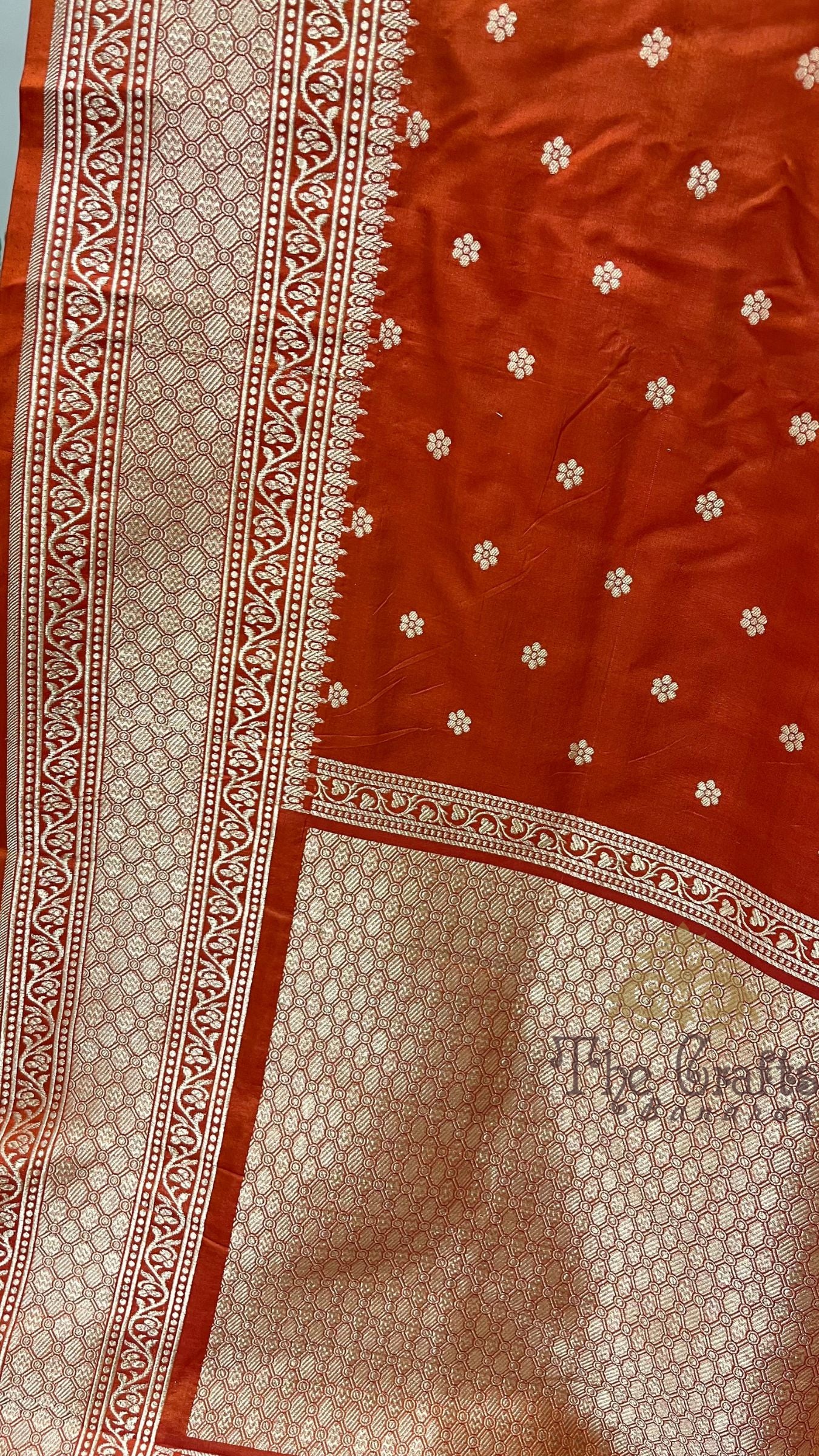 Pure Katan Silk Handloom Banarasi Saree - Motifs Work