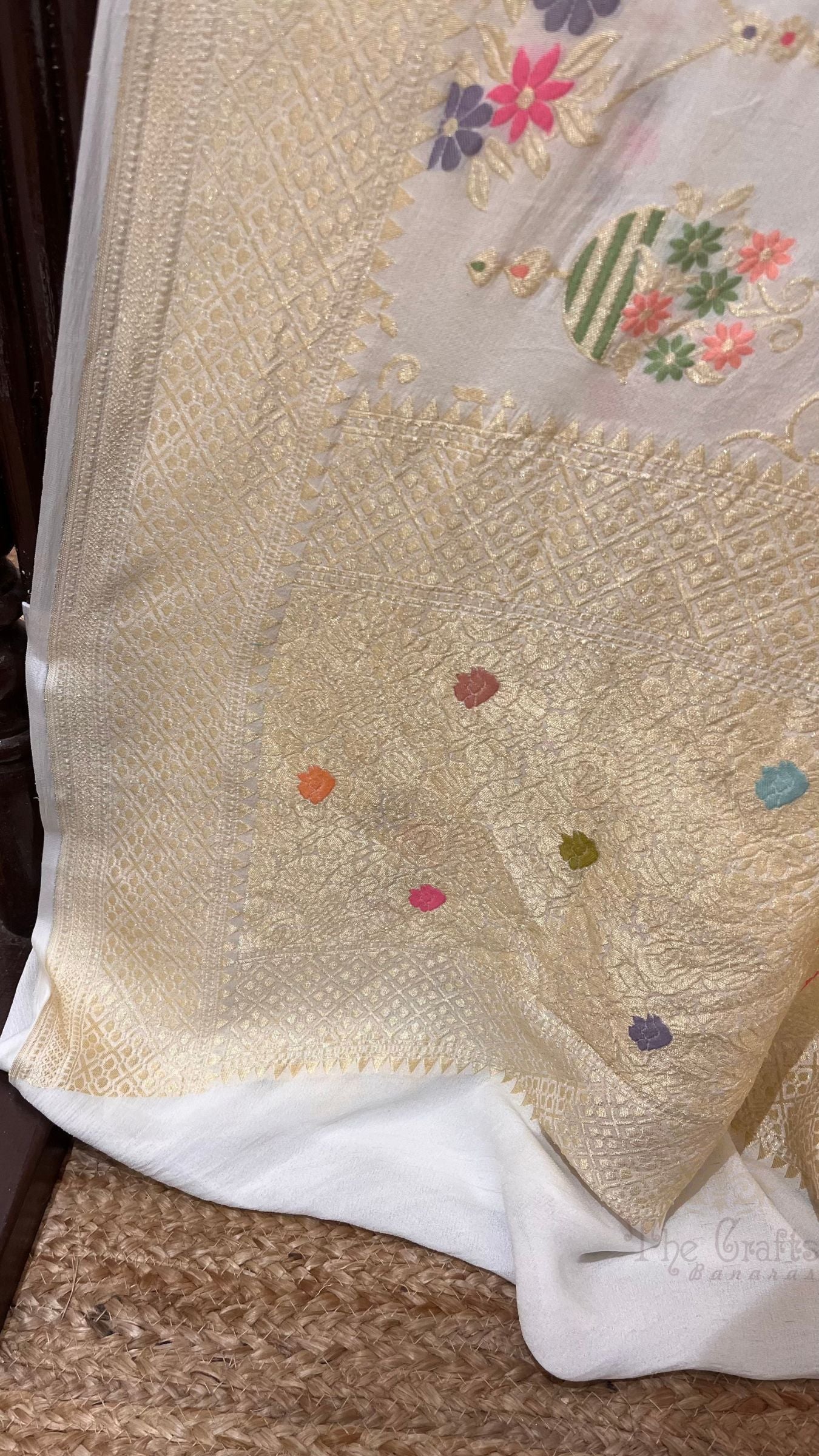 Khaddi Georgette Handloom Banarasi Saree - Jaal with Meenakari