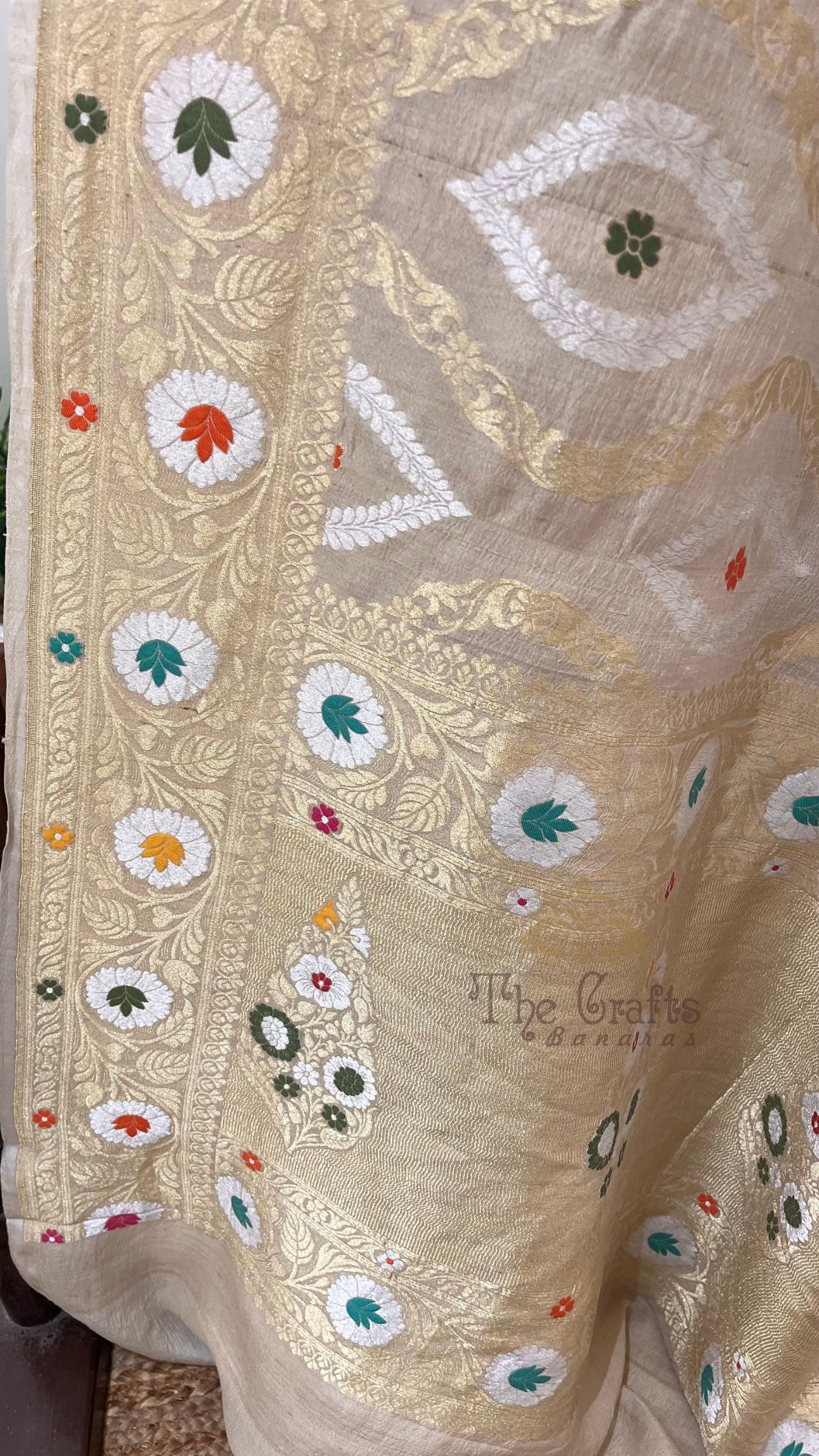 Tussar Georgette Handloom Banarasi Saree - Jaal with Meenakari