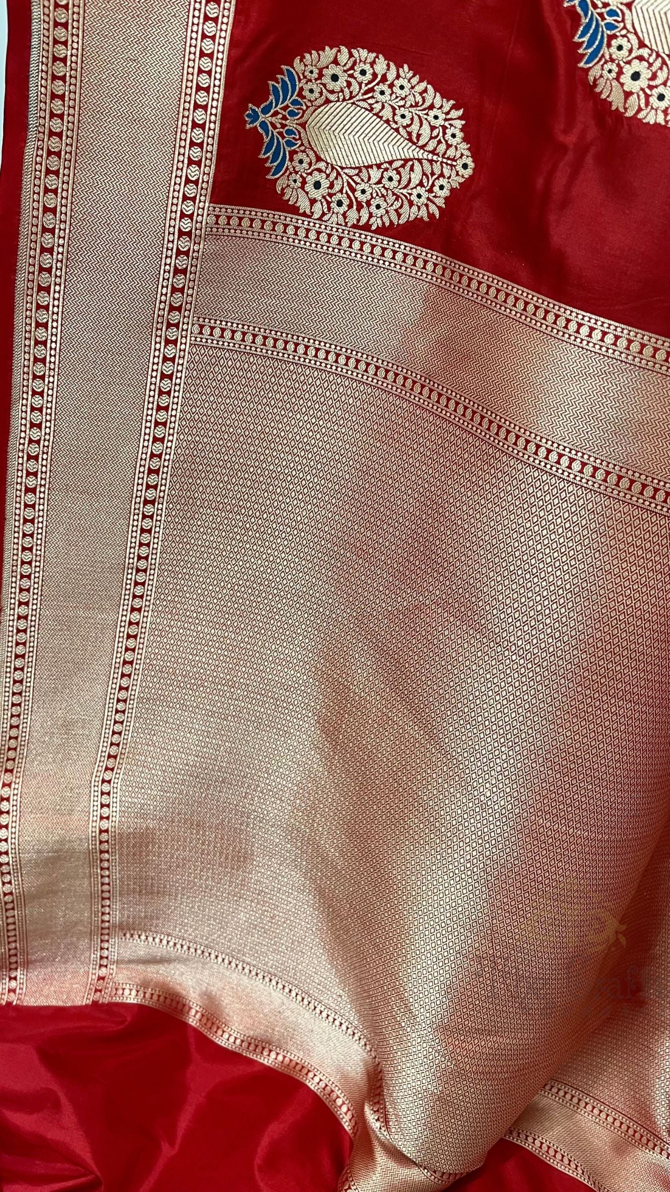 Pure Katan Silk Handloom Banarasi Saree - Jaal with Meenakari