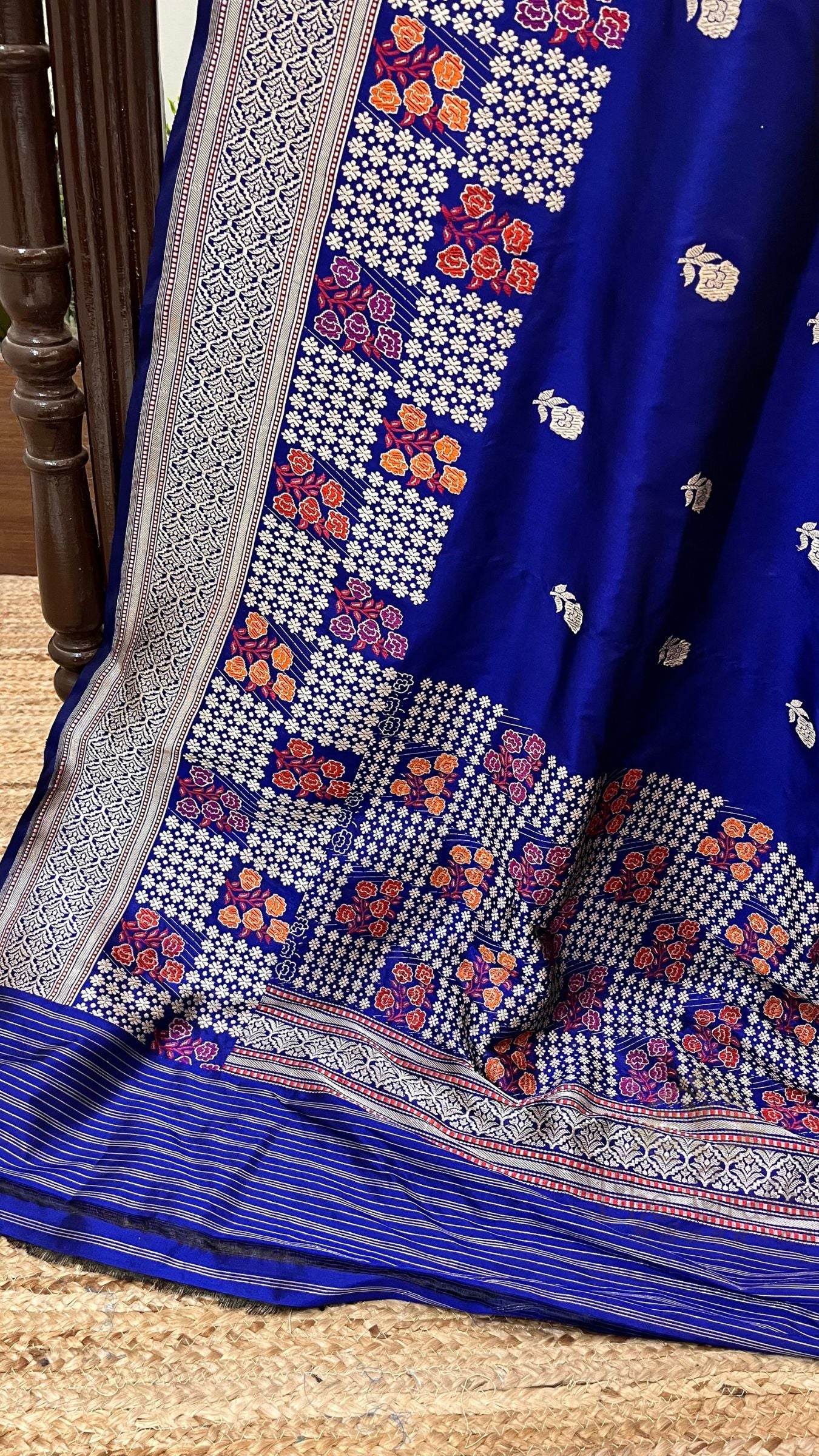 Pure Katan Silk Handloom Banarasi Saree - with kadhua meenakari motifs