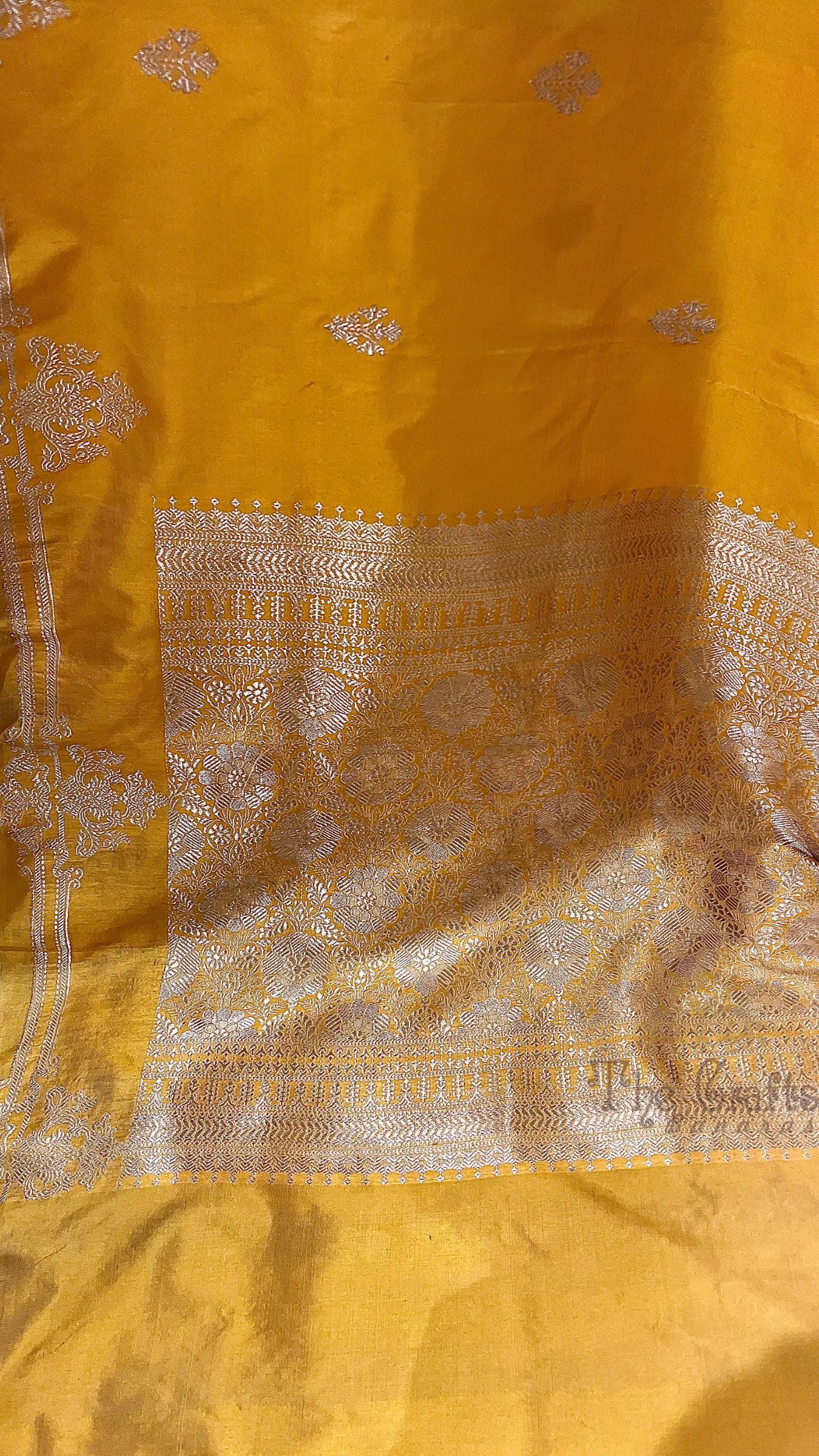 Pure Katan Silk Handloom Banarasi Saree - Kadhua Motifs