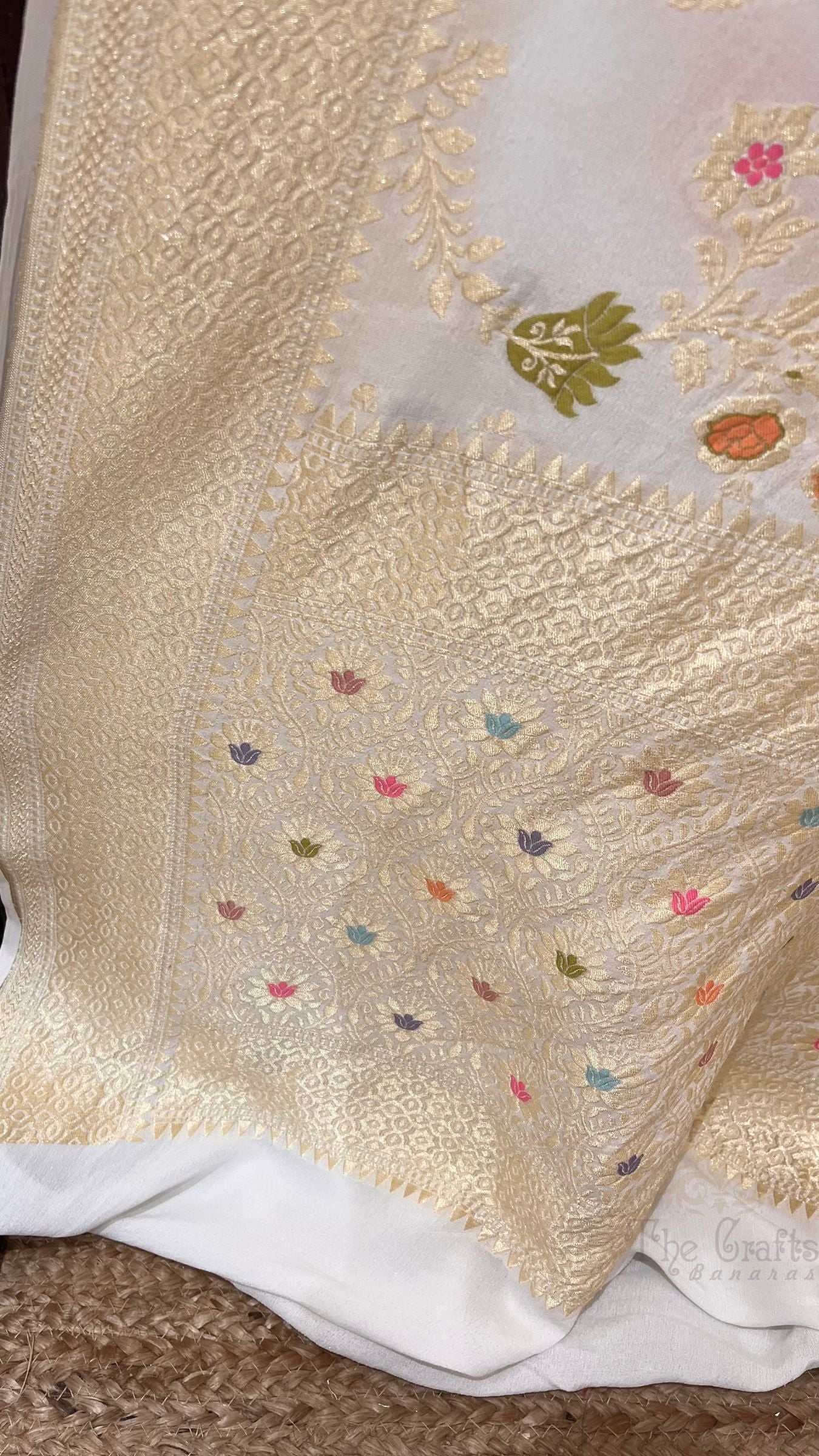 Khaddi Georgette Handloom Banarasi Saree - Jaal with Meenakari