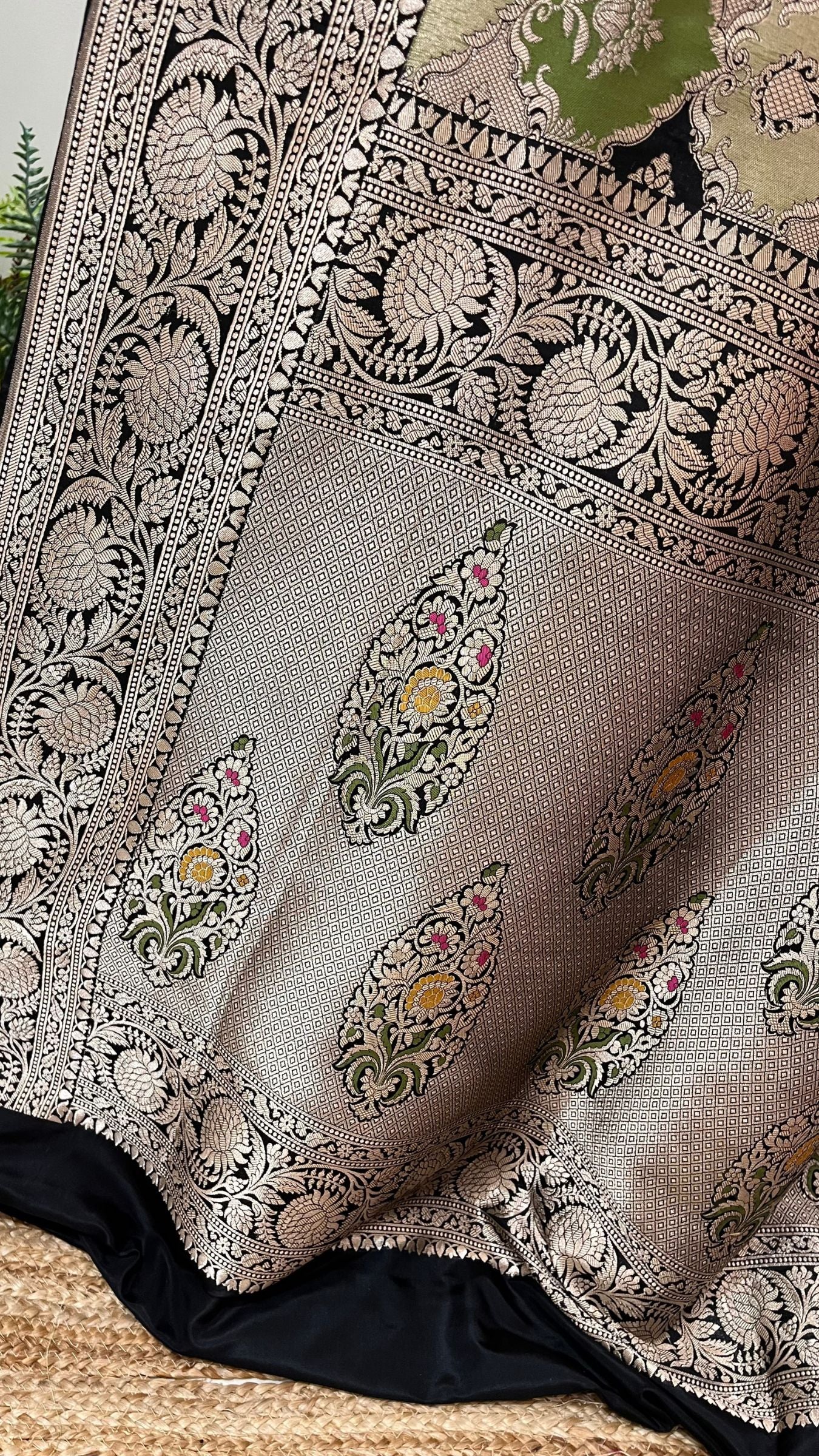 Rangkat Pure Katan Silk Handloom Banarasi Saree - Jaal with meenakari