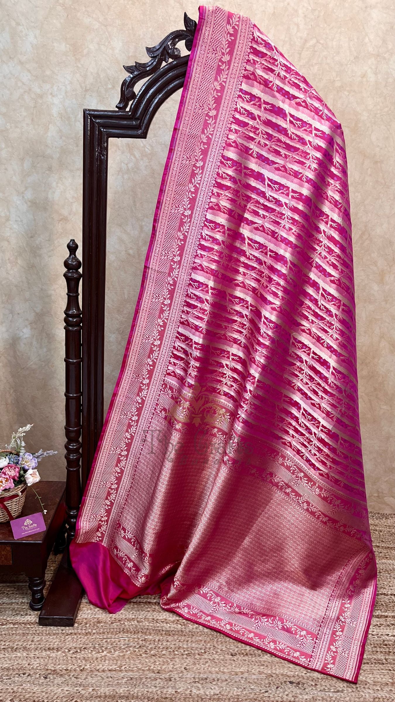 Pure Katan Silk Handloom Banarasi Saree - Jall With Meenakari