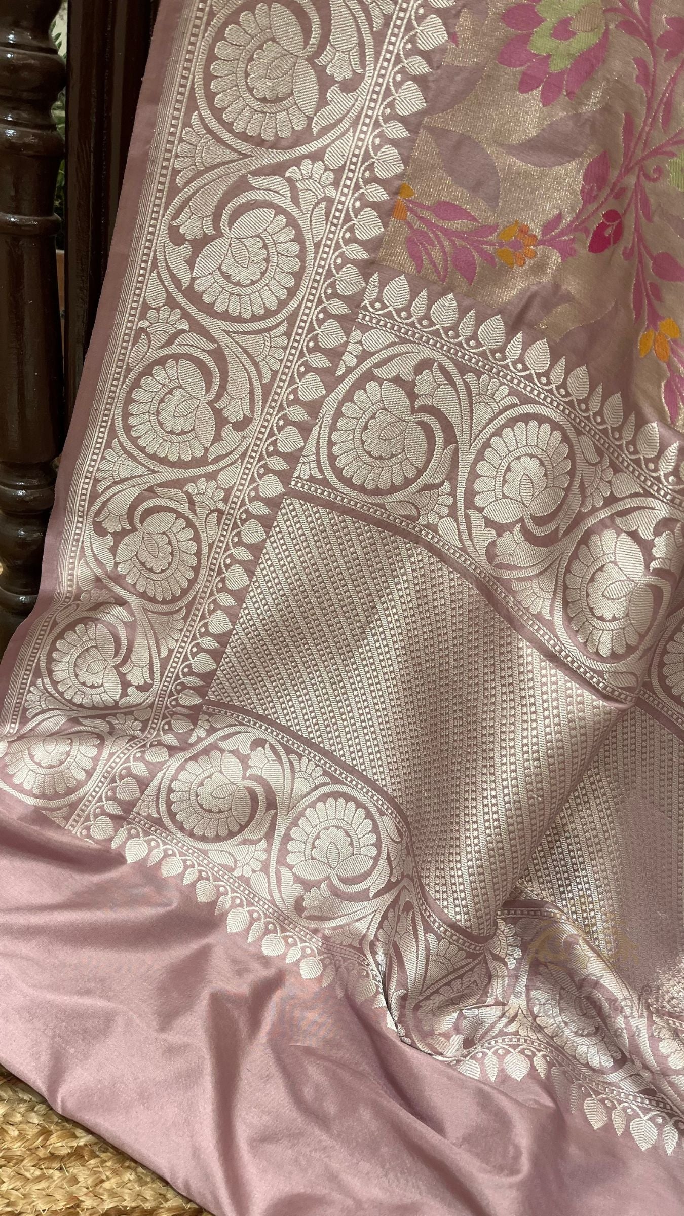 Pure Katan Silk Handloom Banarasi Saree - with kadhua work