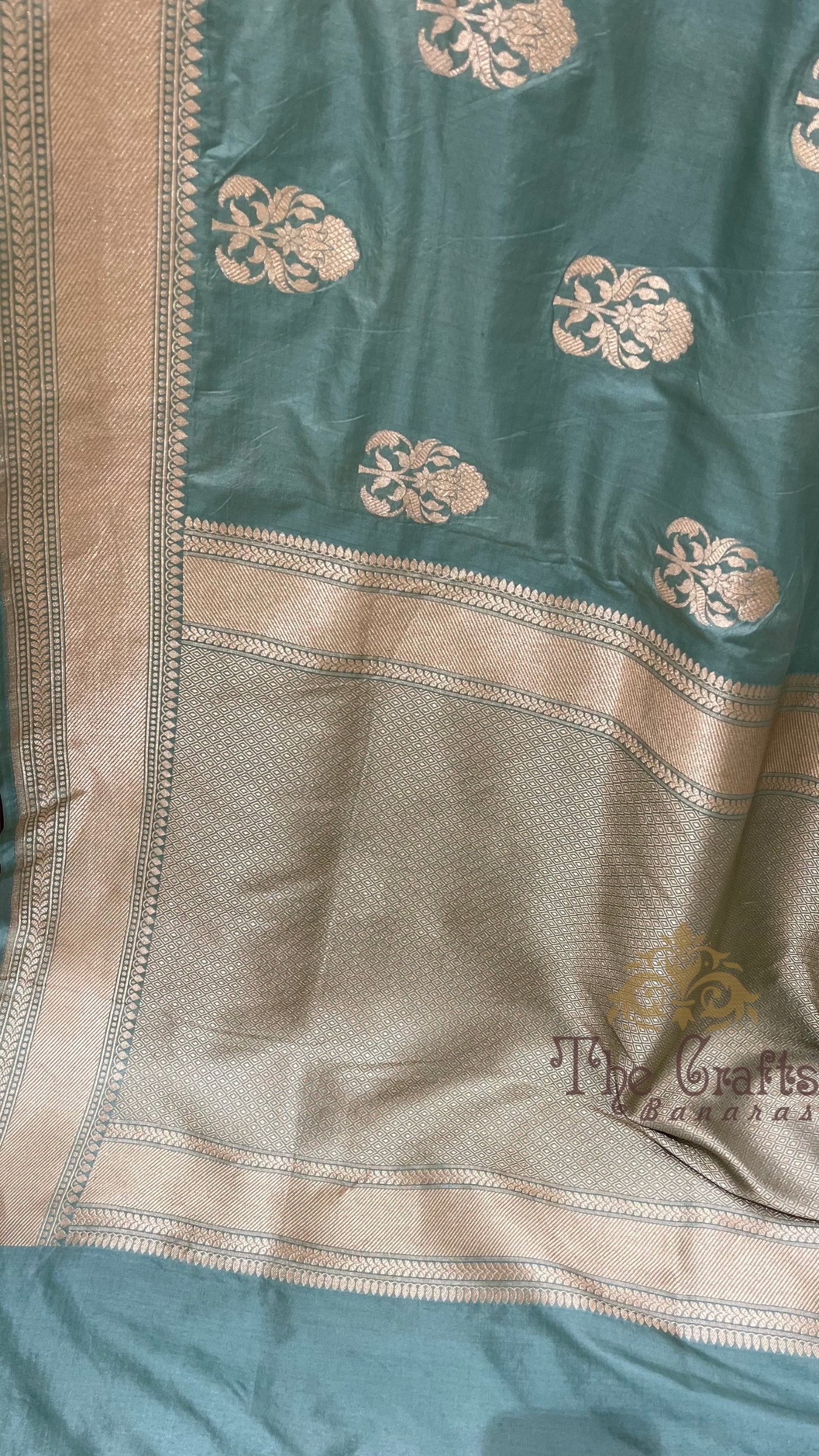 Pure Katan Silk Handloom Banarasi Saree - Jaal work